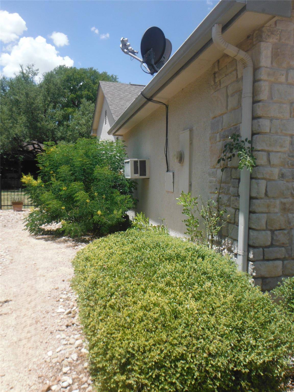 103 Anemone CIR, Georgetown, TX 78633