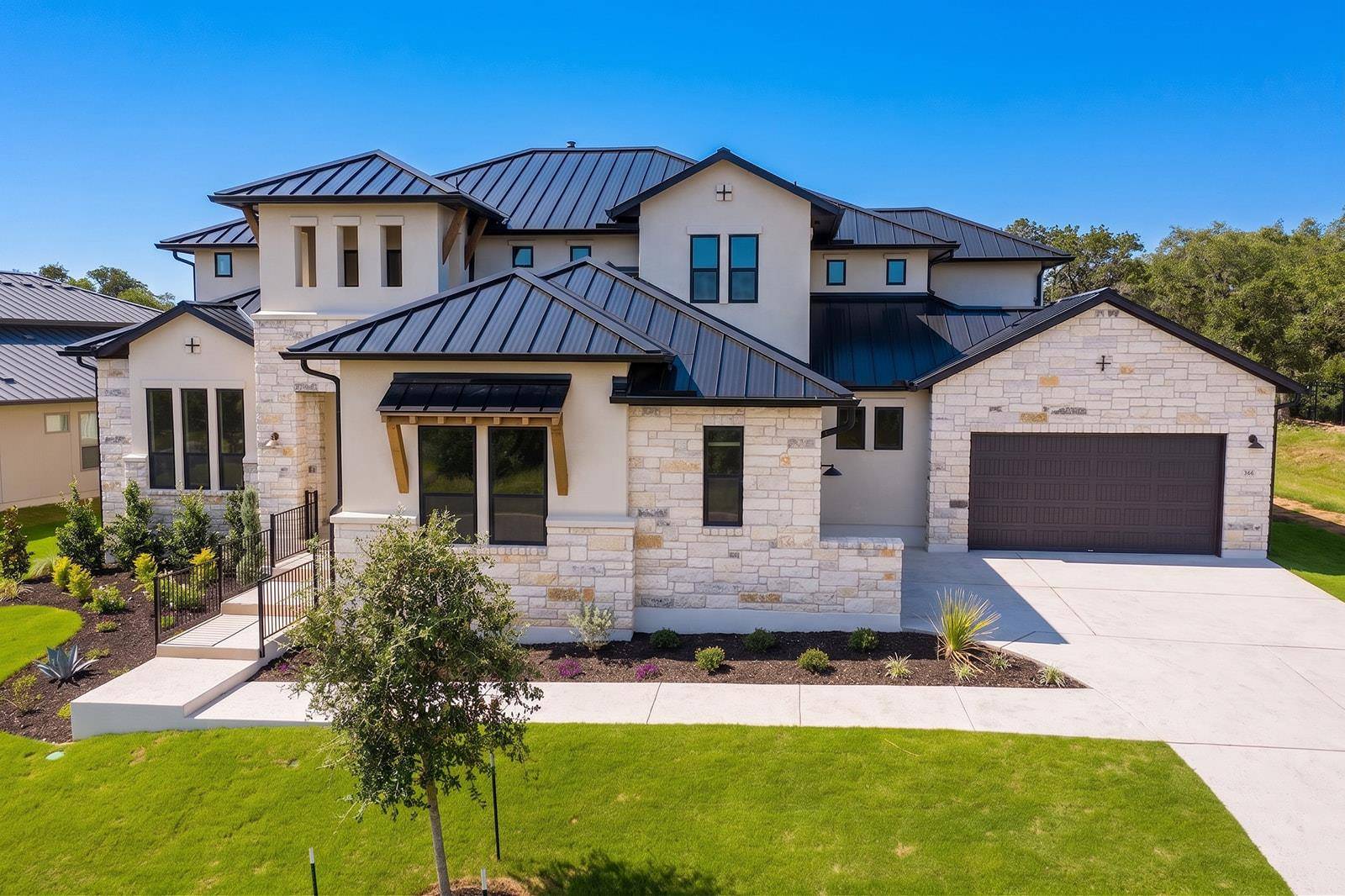 366 Crosswater LN, Dripping Springs, TX 78620