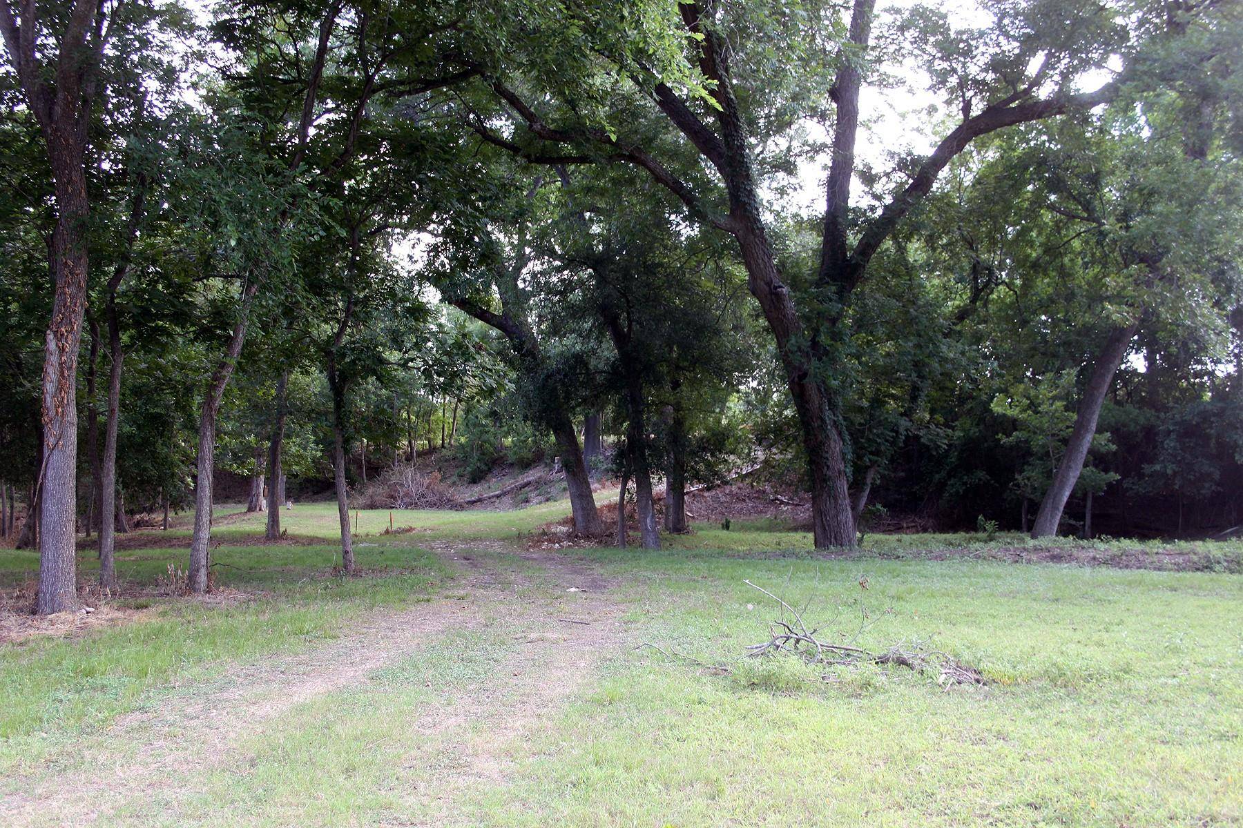 900 Old Lytton Springs RD, Lockhart, TX 78644