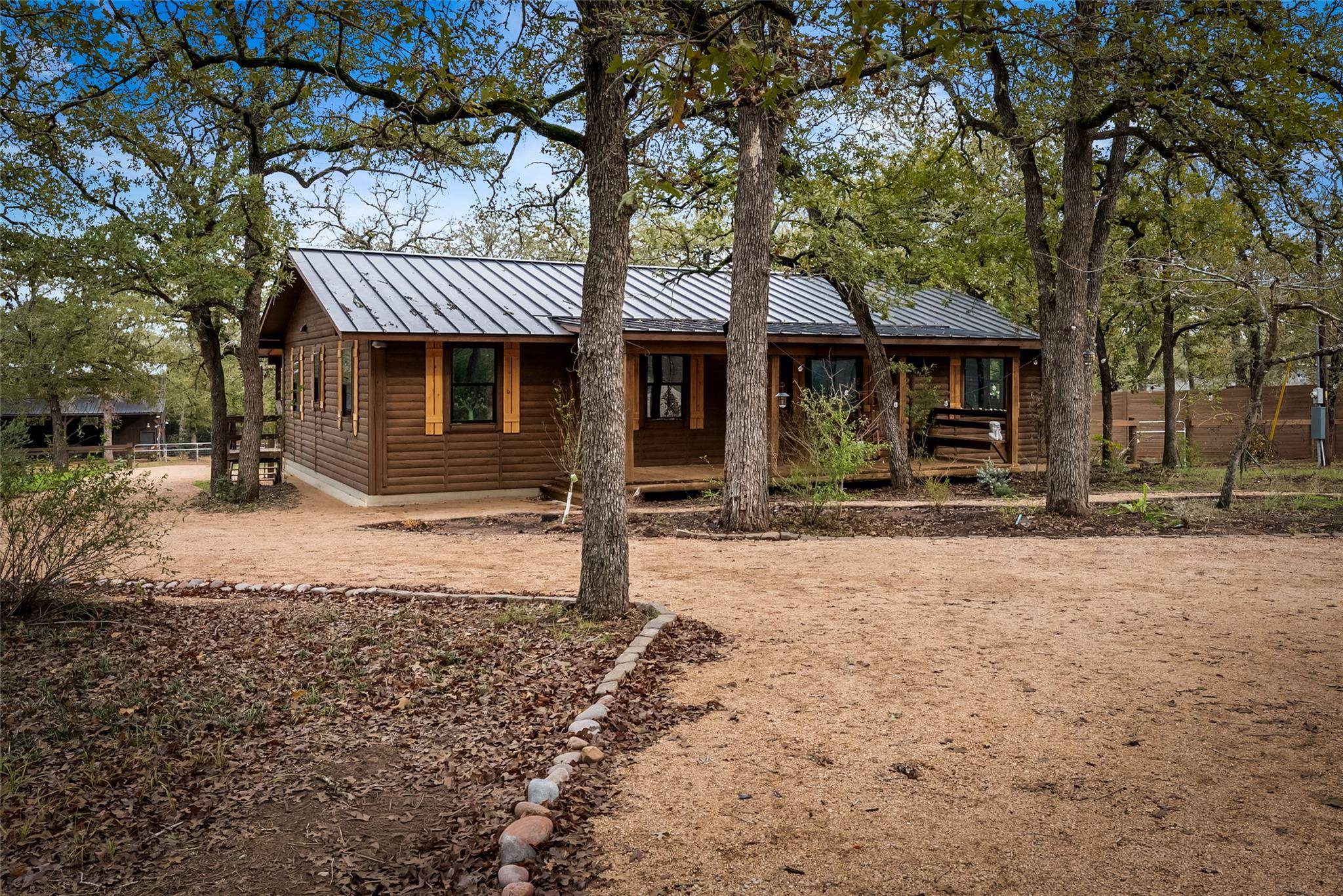 127 Marina RD, Smithville, TX 78957
