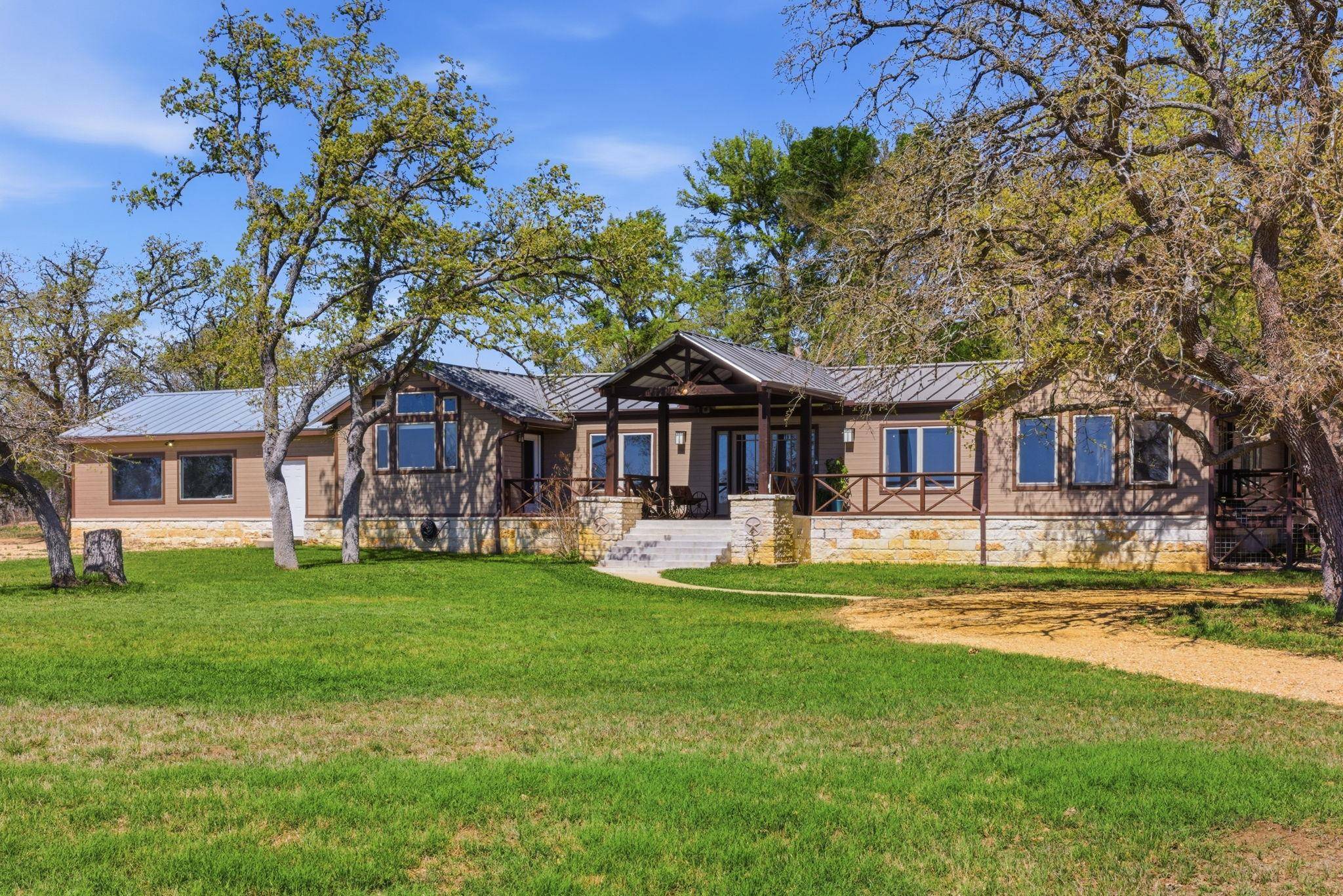 18335 FM 86, Red Rock, TX 78662
