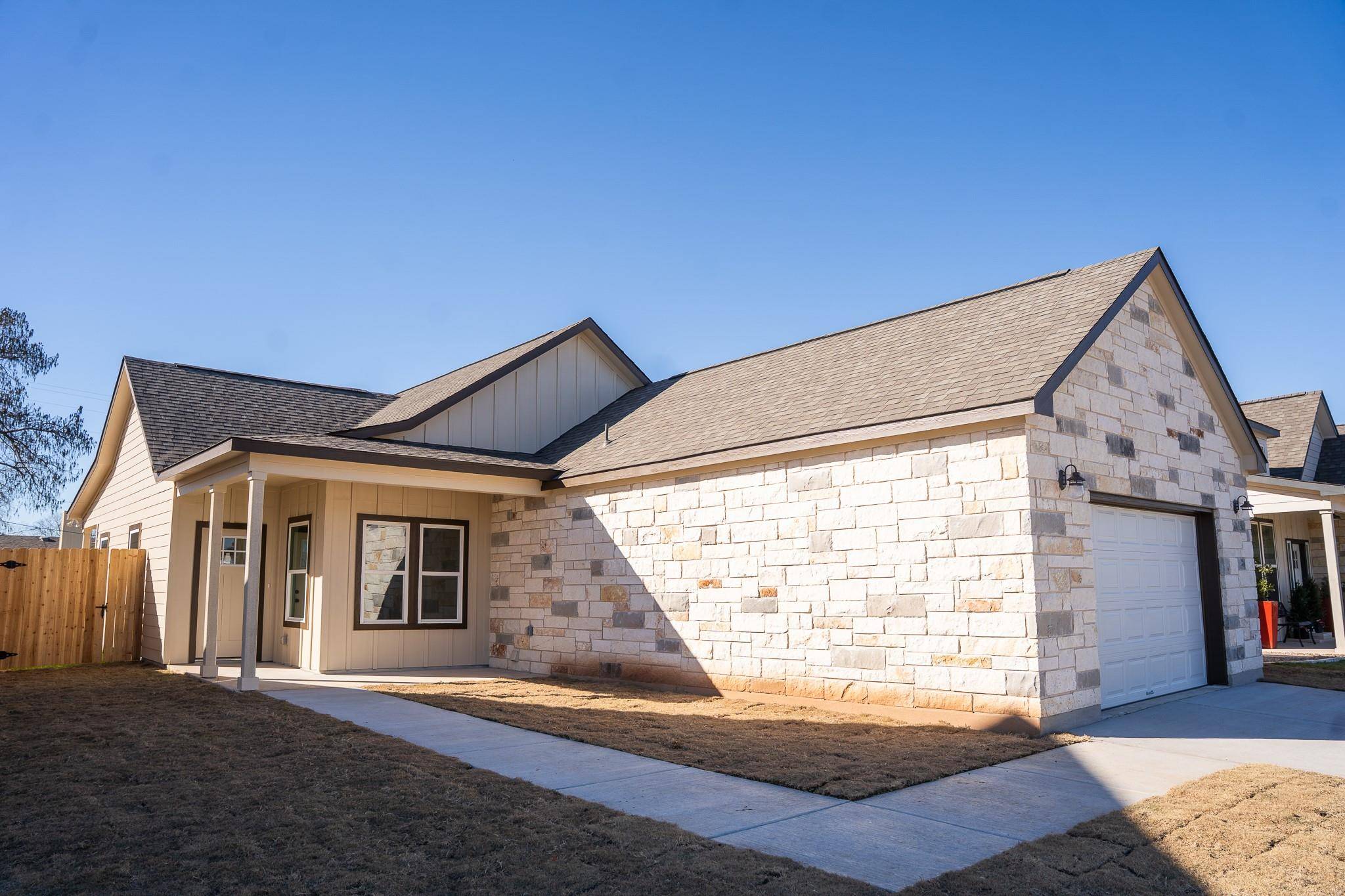 315 String Prairie WAY, Smithville, TX 78957