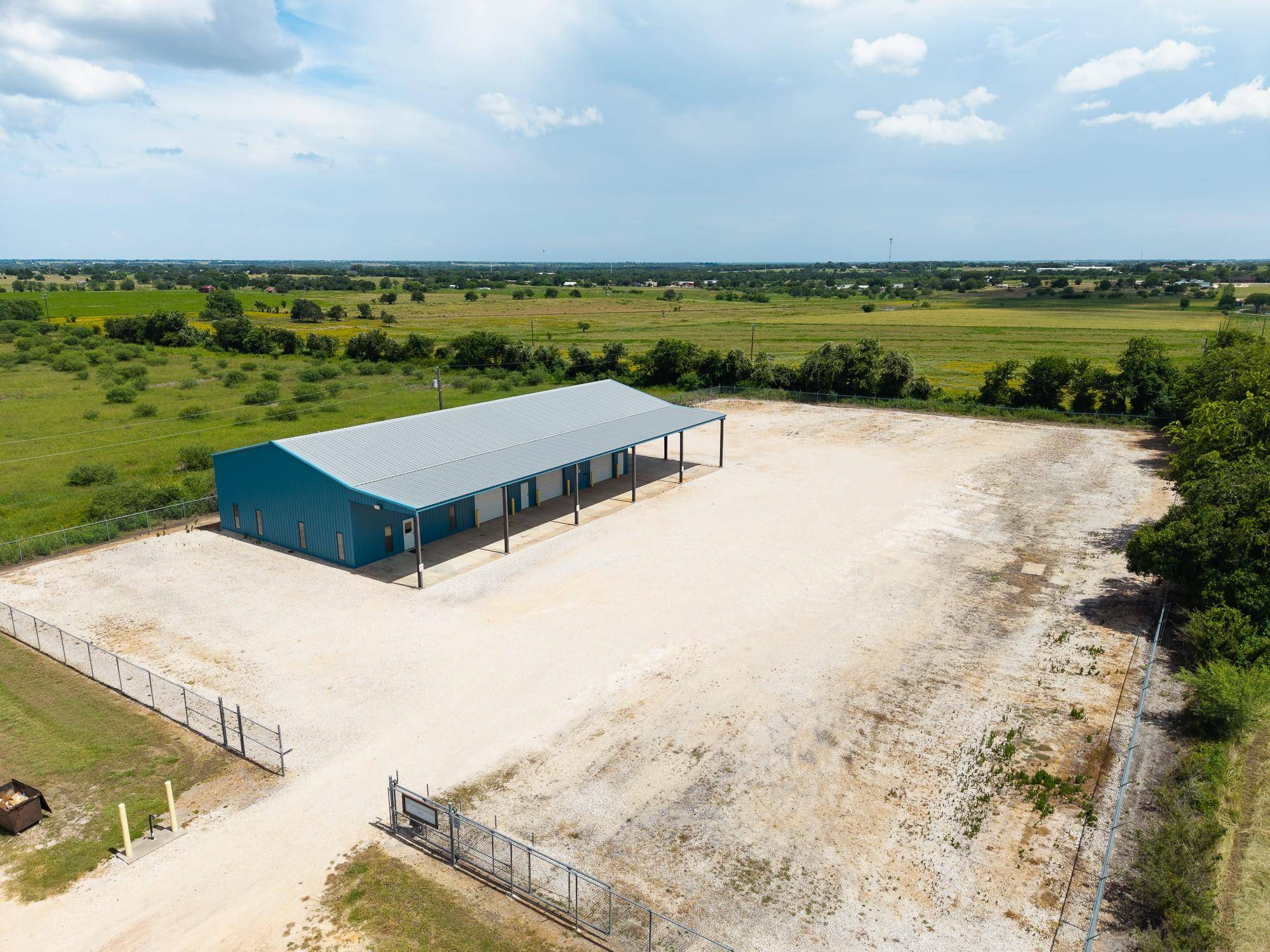 945 Huser BLVD, Schulenburg, TX 78956