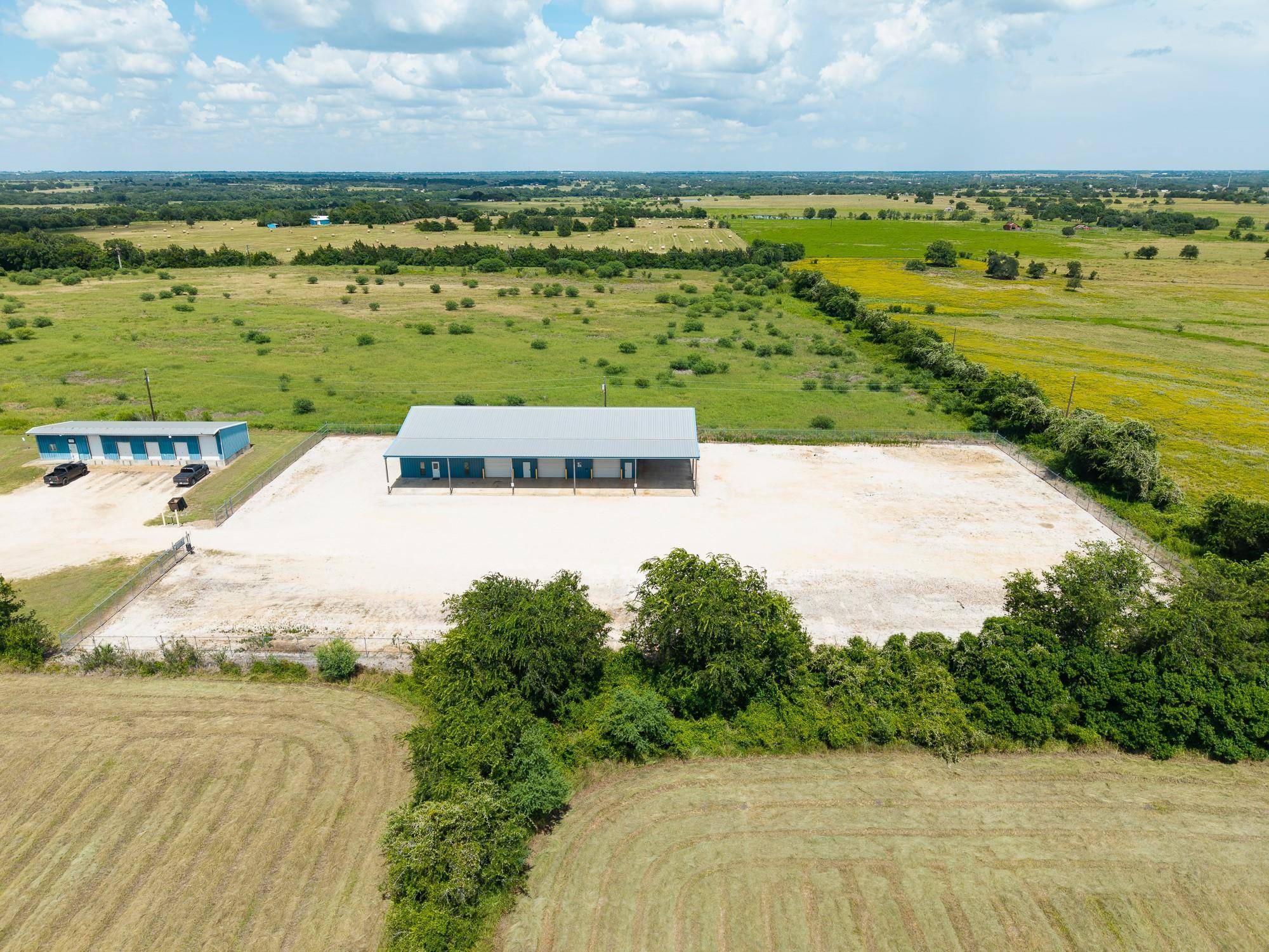 945 Huser BLVD, Schulenburg, TX 78956