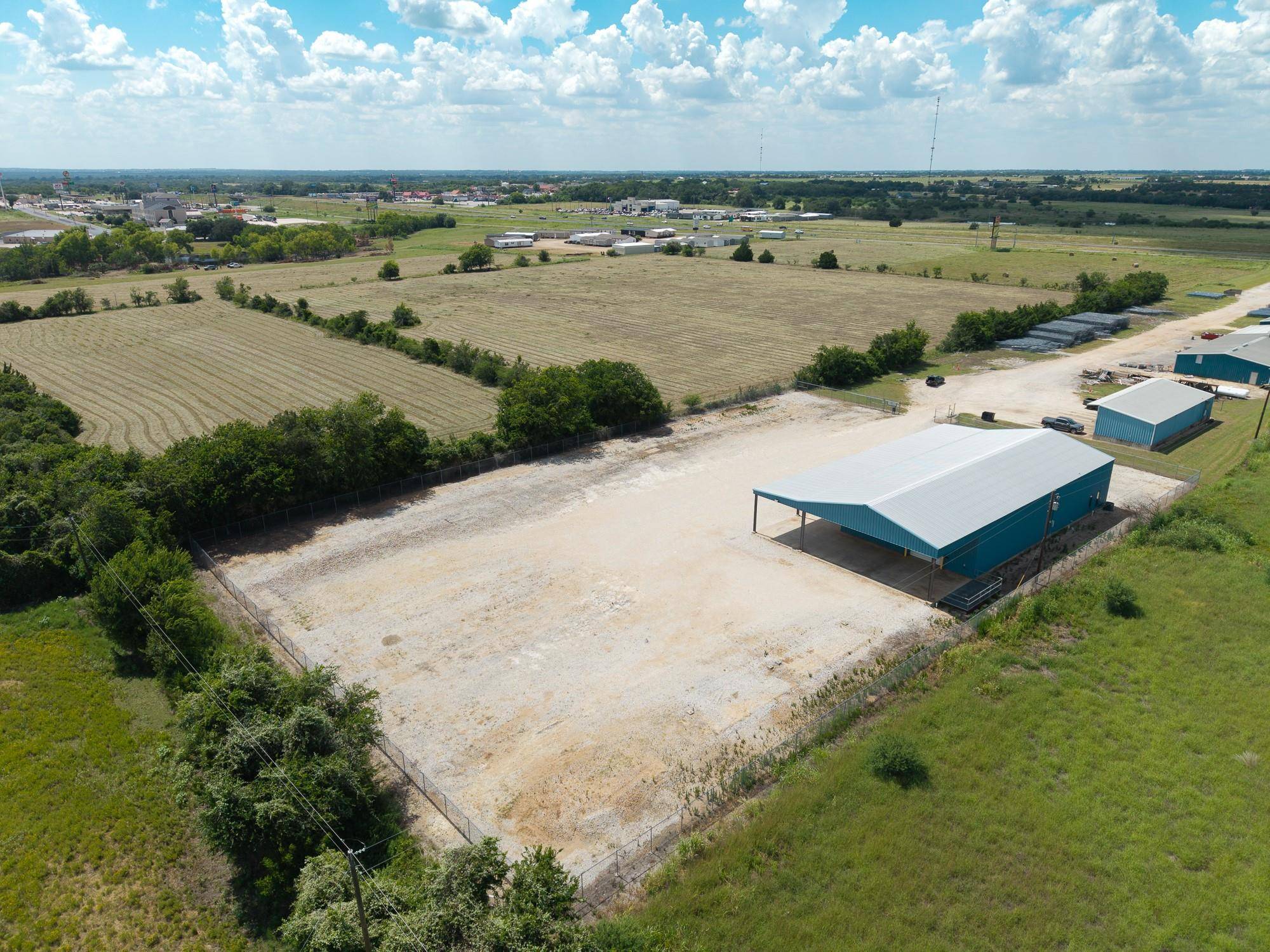 945 Huser BLVD, Schulenburg, TX 78956