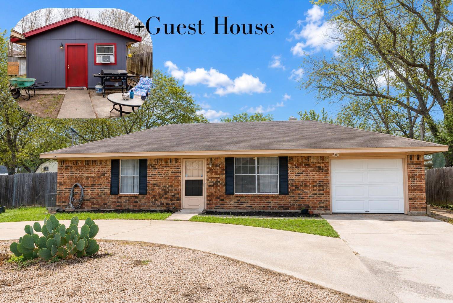 1114 Woodlawn ST, Lockhart, TX 78644