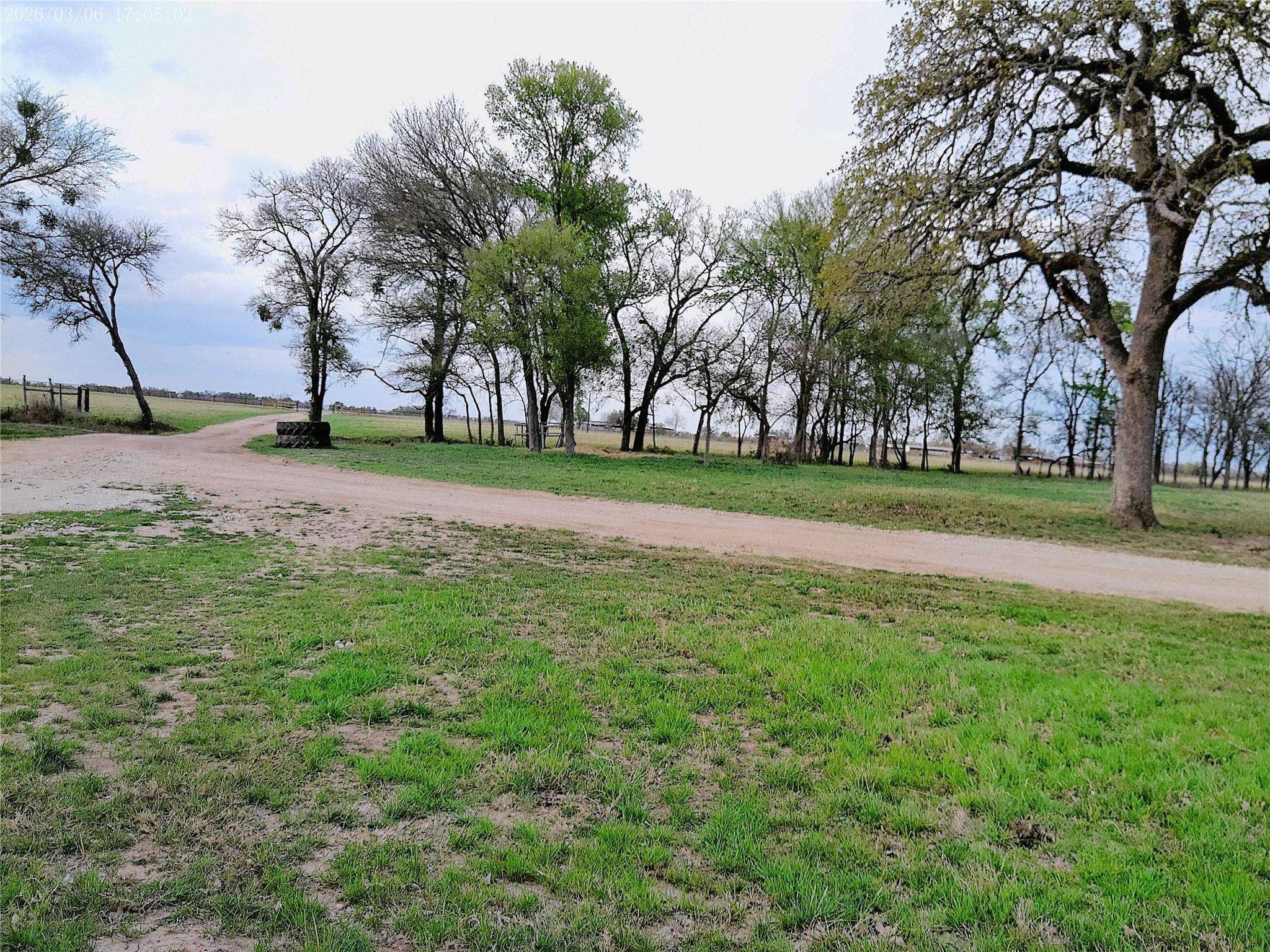 1042 Los Ranchitos RD, Cameron, TX 76520