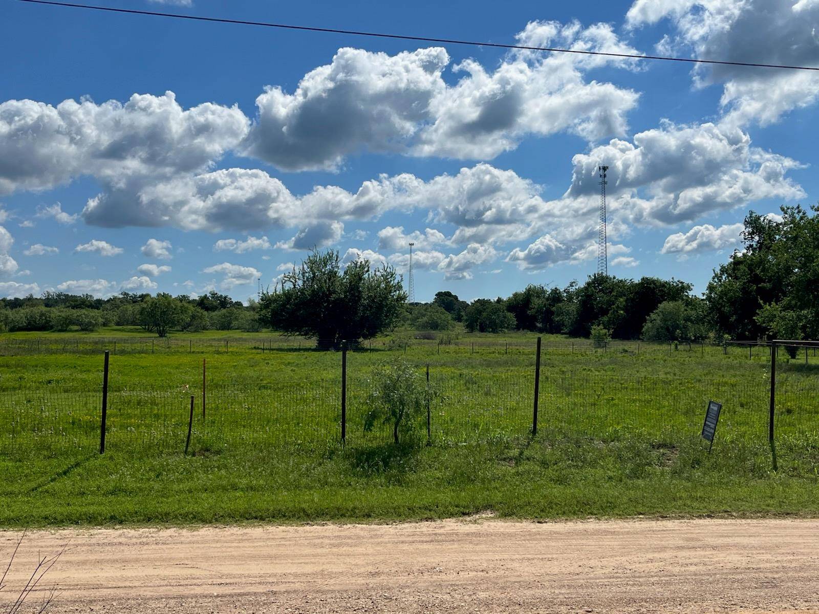 804 Smith RD, Rockdale, TX 76567
