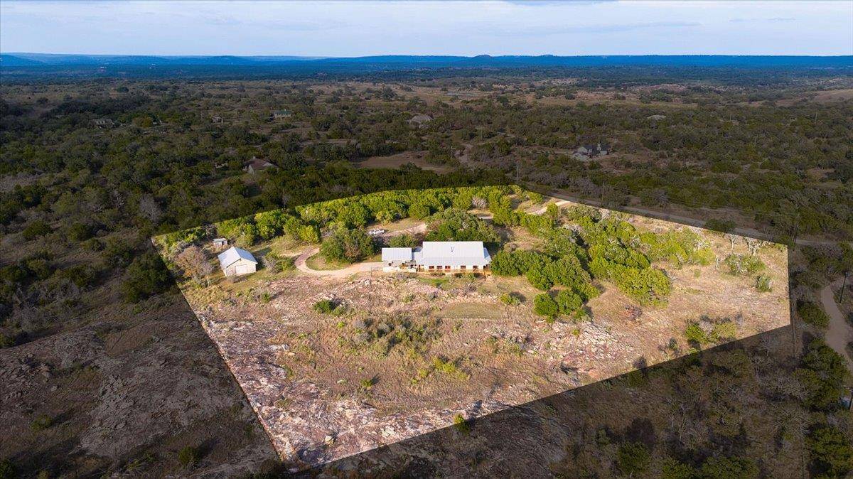 1250 Rocky Hollow DR, Burnet, TX 78611
