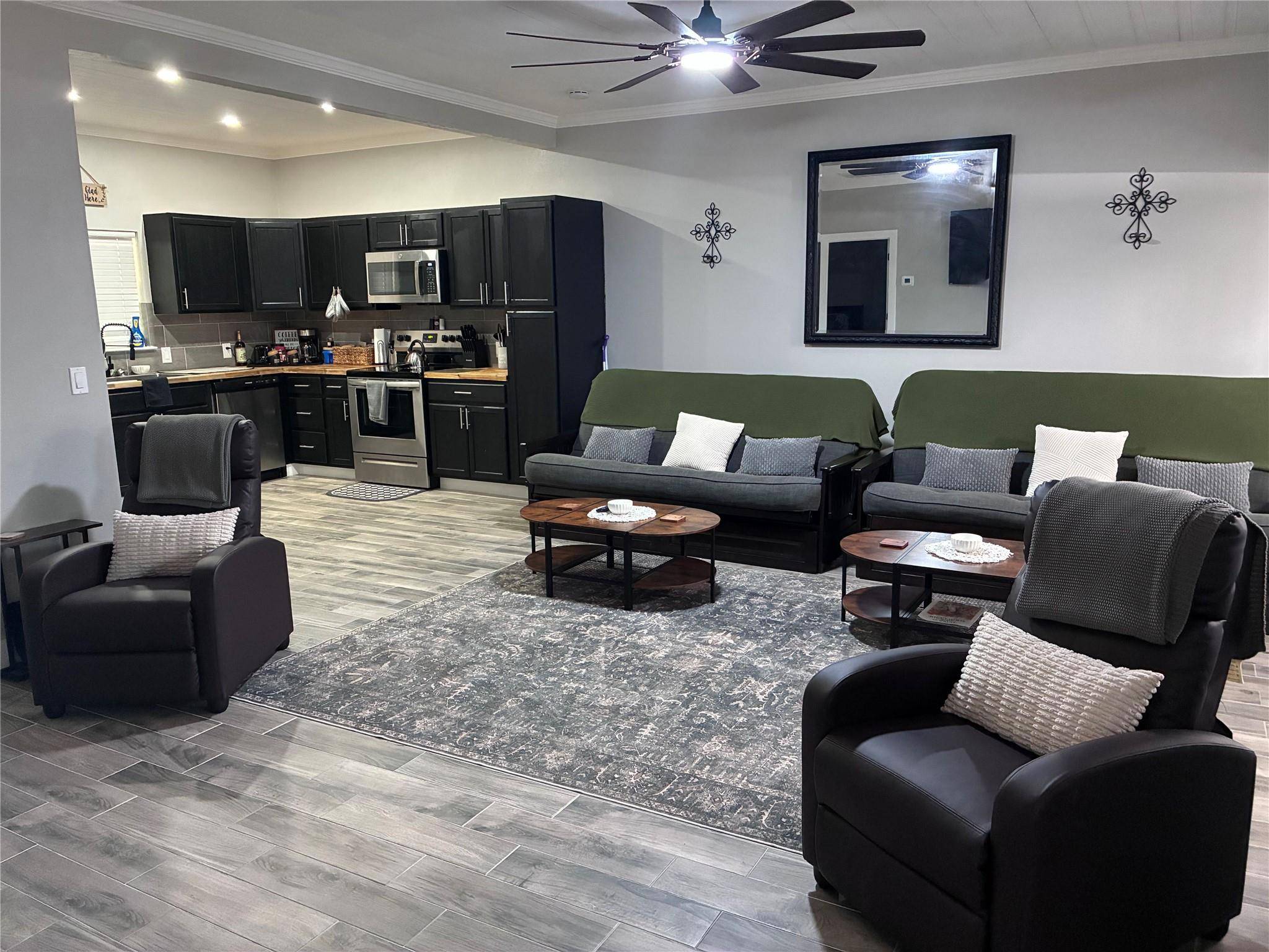 1135 Red Fox RD, La Grange, TX 78945