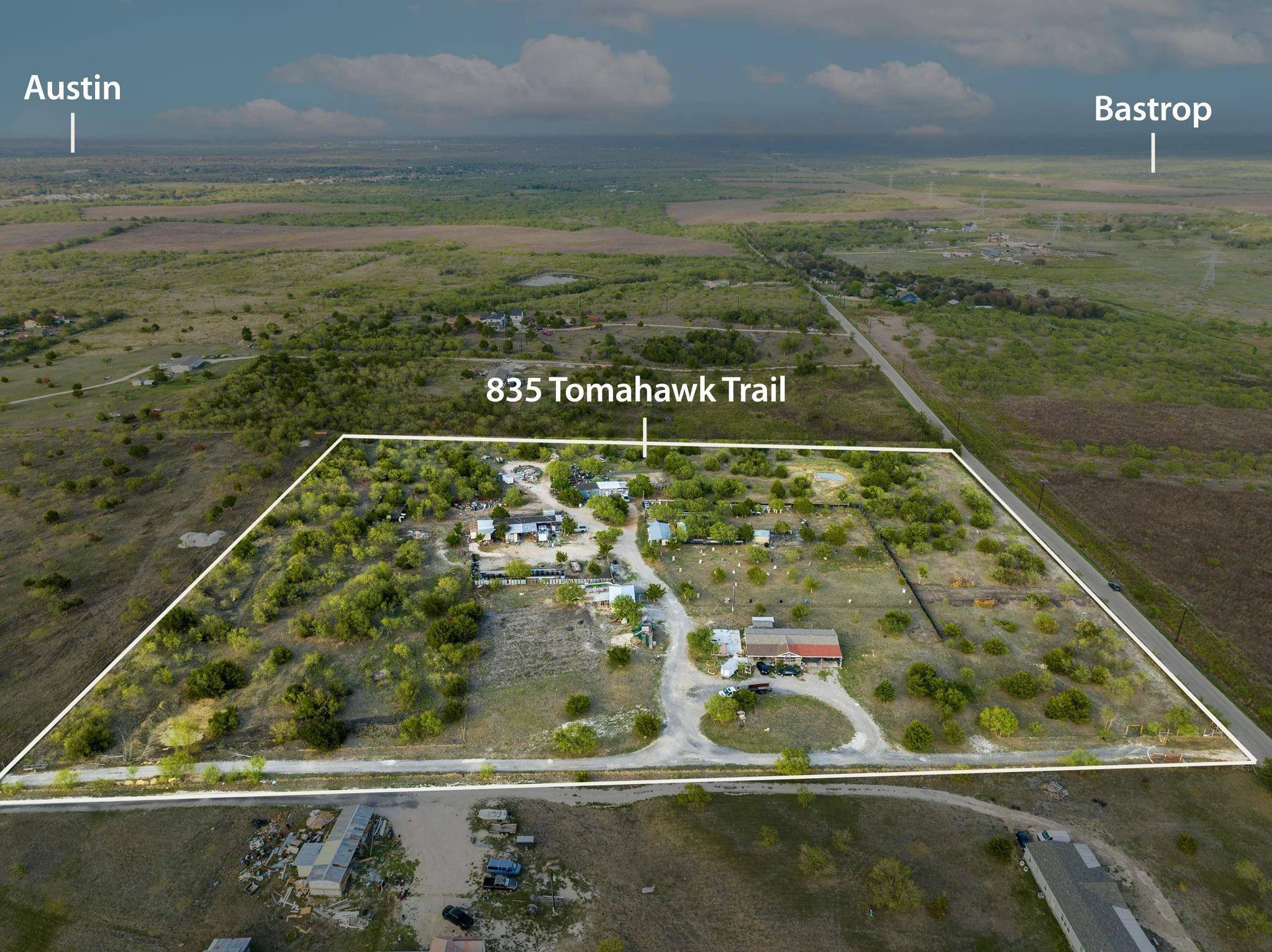 835 Tomahawk TRL, Dale, TX 78616
