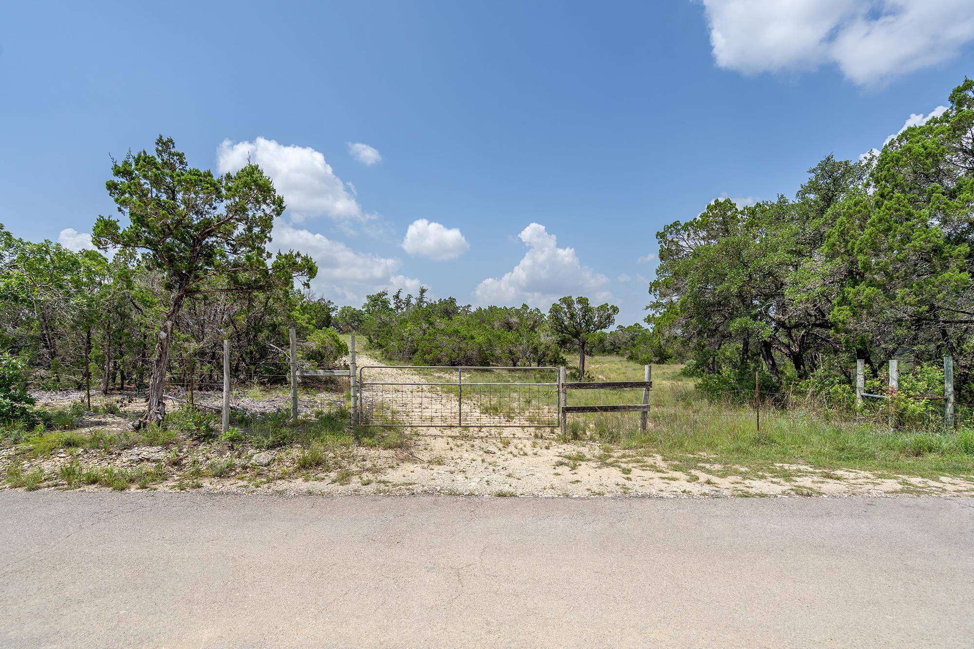 19705 Tyler TRL, Jonestown, TX 78645