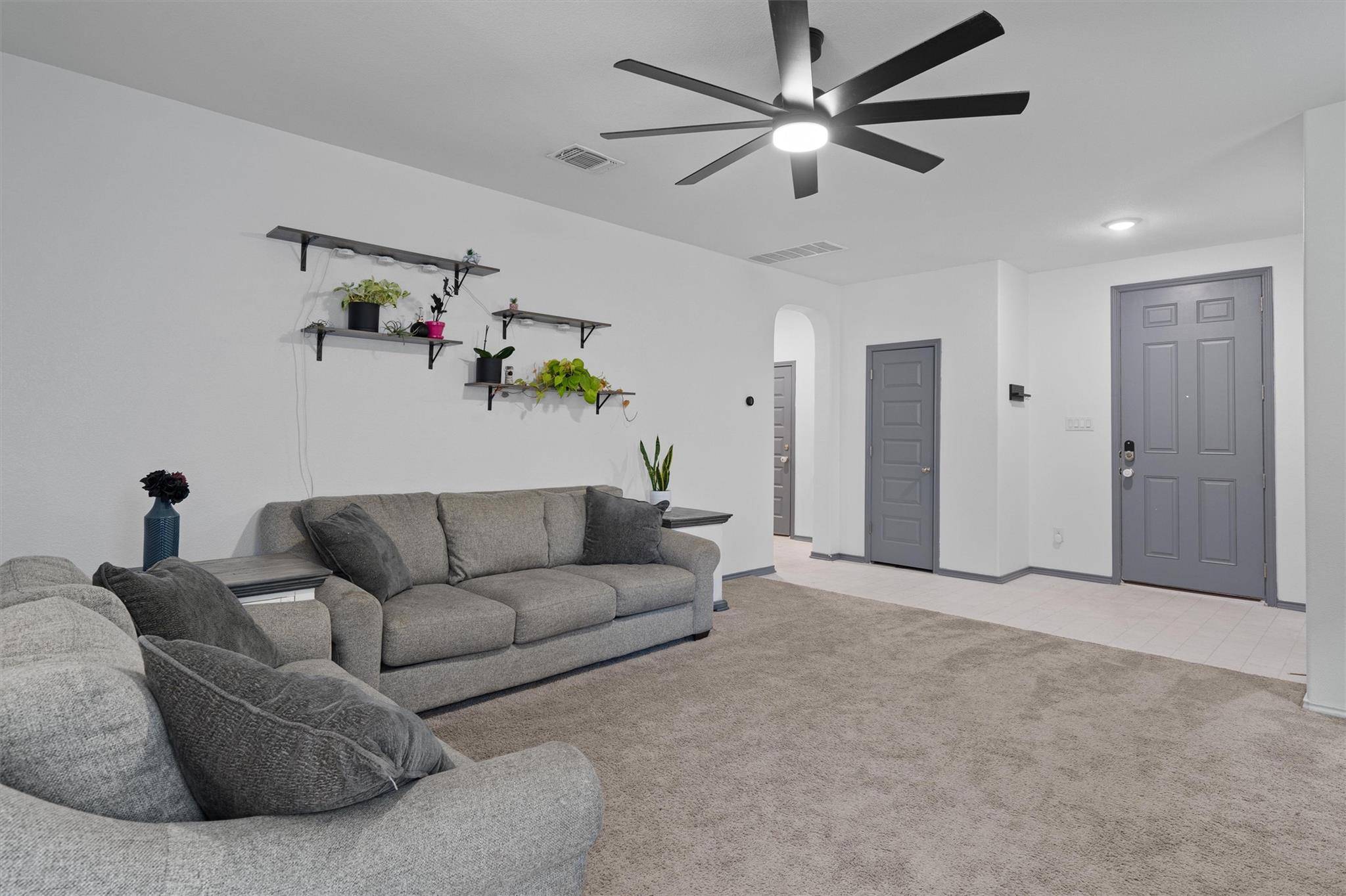 212 Katie Elder DR, Jarrell, TX 76537