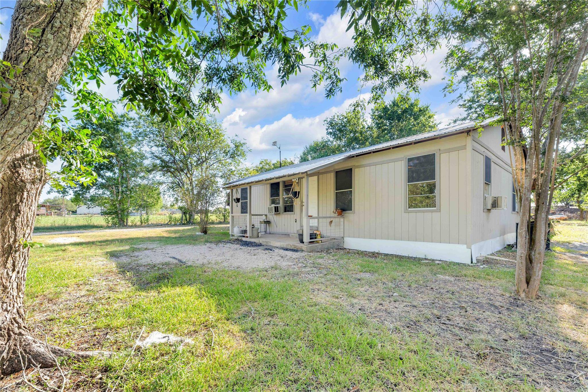 20235 Engelmann LN, Manor, TX 78653