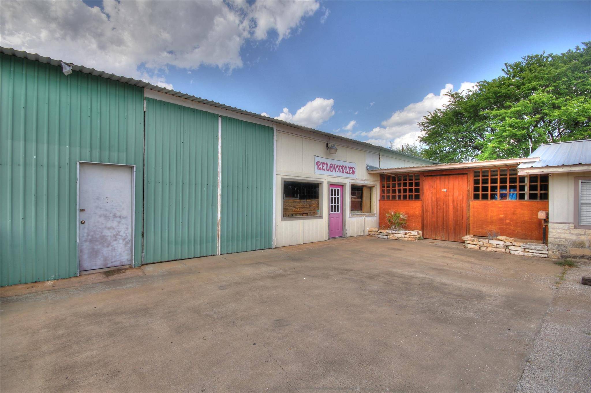 609 W Young ST, Llano, TX 78643