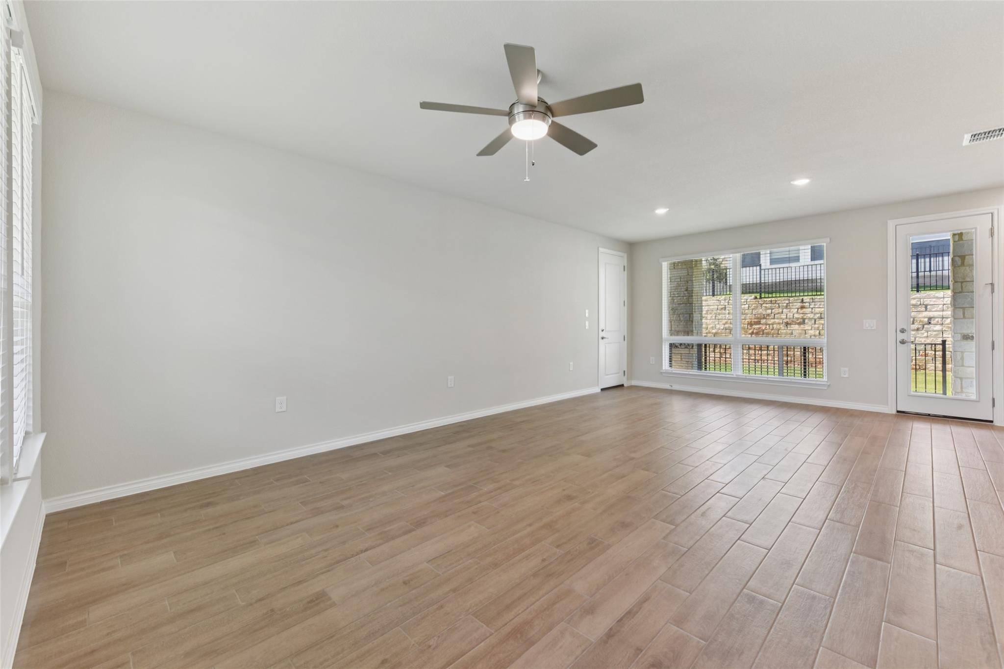 105 Antoinette WAY #103, San Marcos, TX 78666