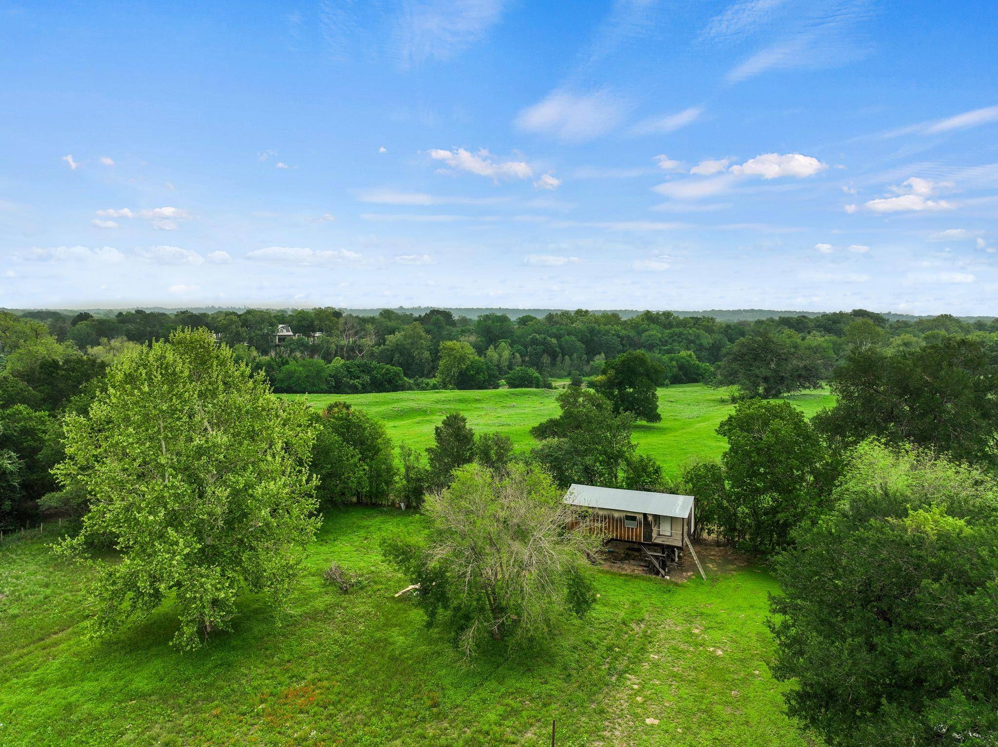 429 Hidden Shores RD, Smithville, TX 78957