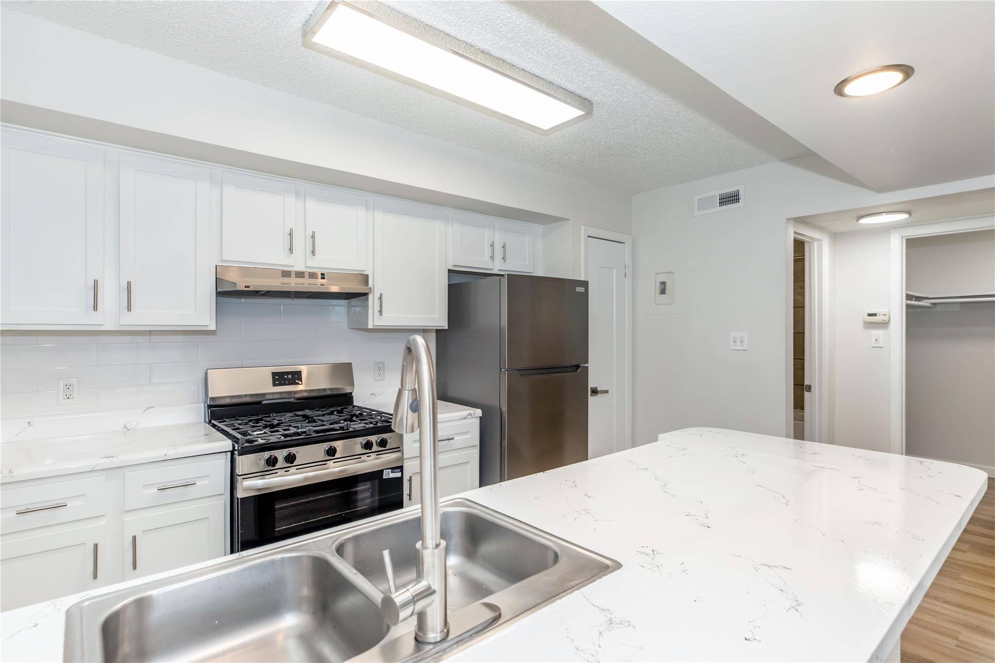 6008 N Lamar BLVD #212, Austin, TX 78752