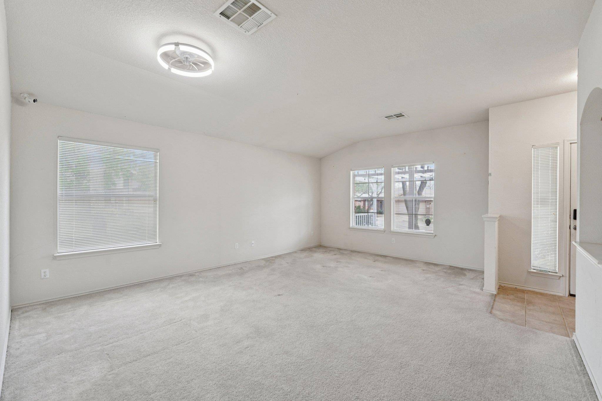 1724 Darjeeling DR, Pflugerville, TX 78660