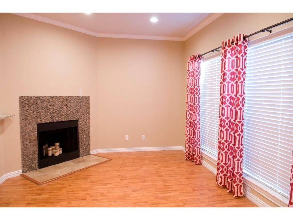 915 W 22 1/2 ST #103, Austin, TX 78705