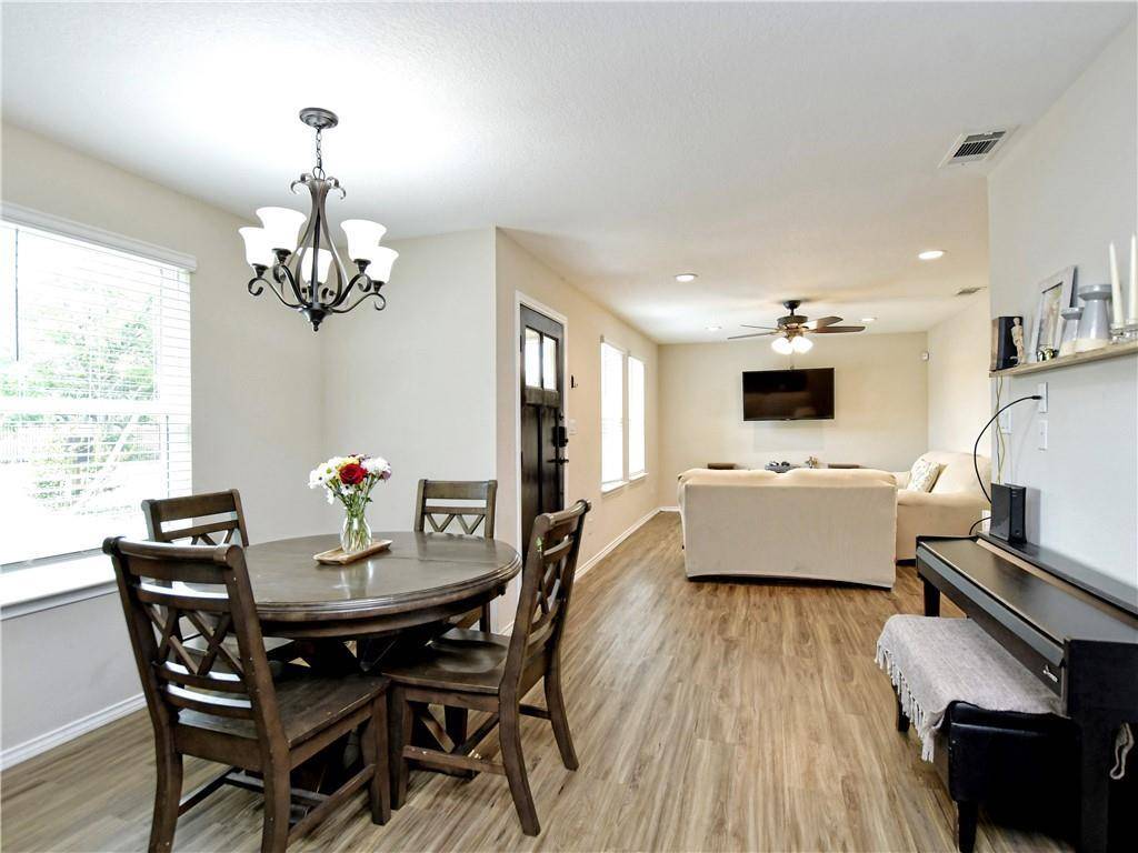504 W 2nd ST, Elgin, TX 78621