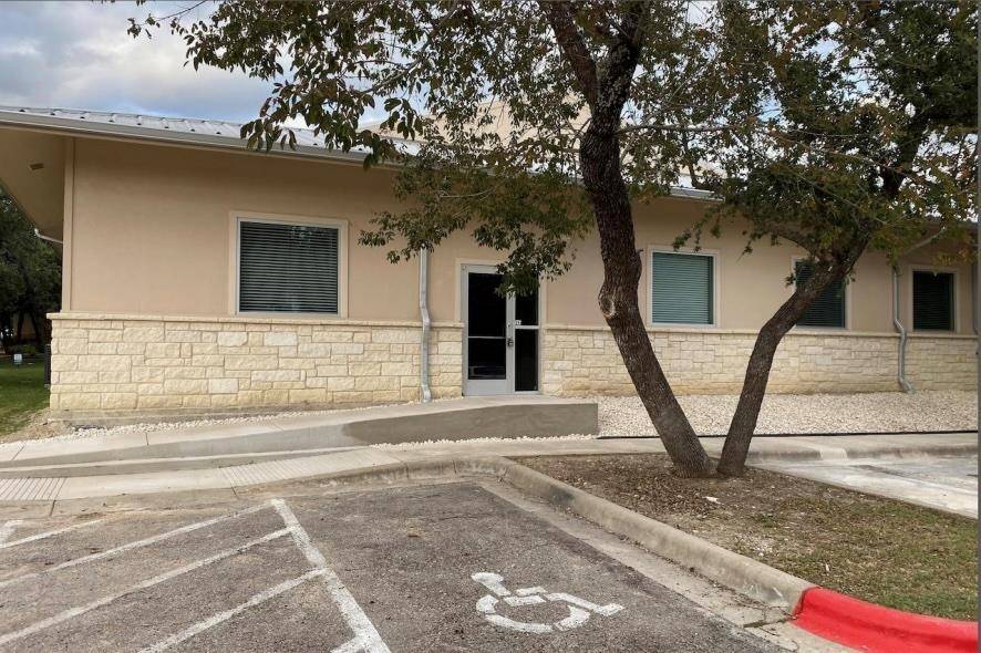 2440 E Hwy 290 HWY #E-22, Dripping Springs, TX 78620