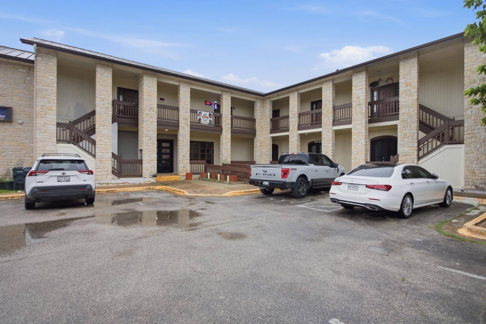 611 Carpenter Ave #201, Austin, TX 78753
