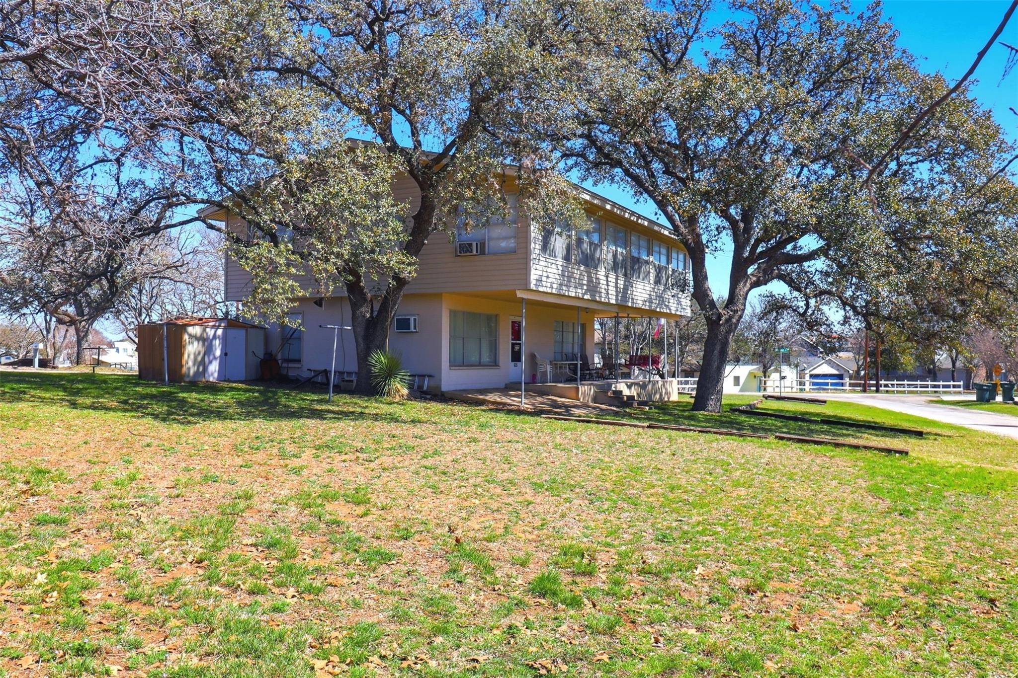 625 Deep Cove DR, Granite Shoals, TX 78654