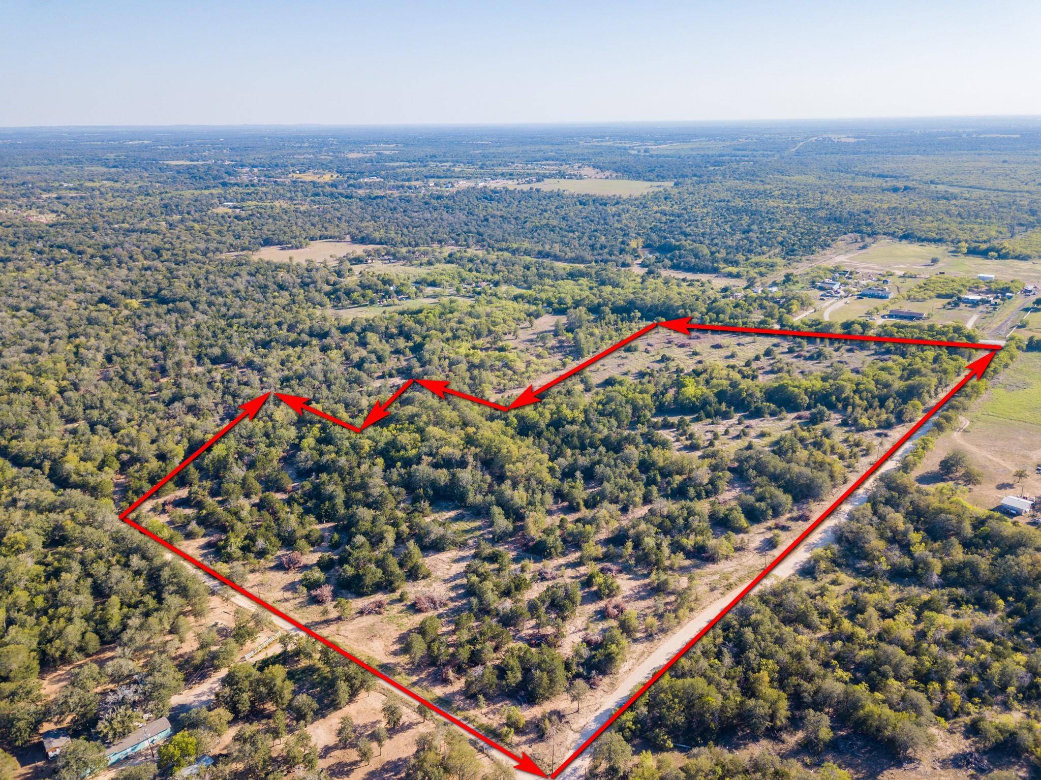 000 Hidden Oak RD, Dale, TX 78616
