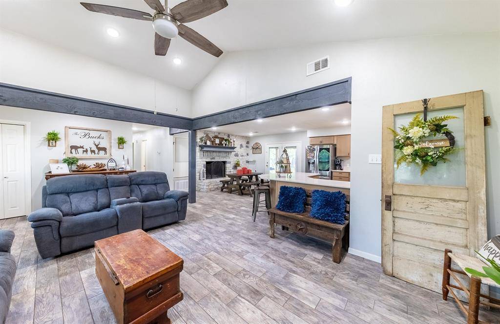 7338 FM 1624, Lexington, TX 78947
