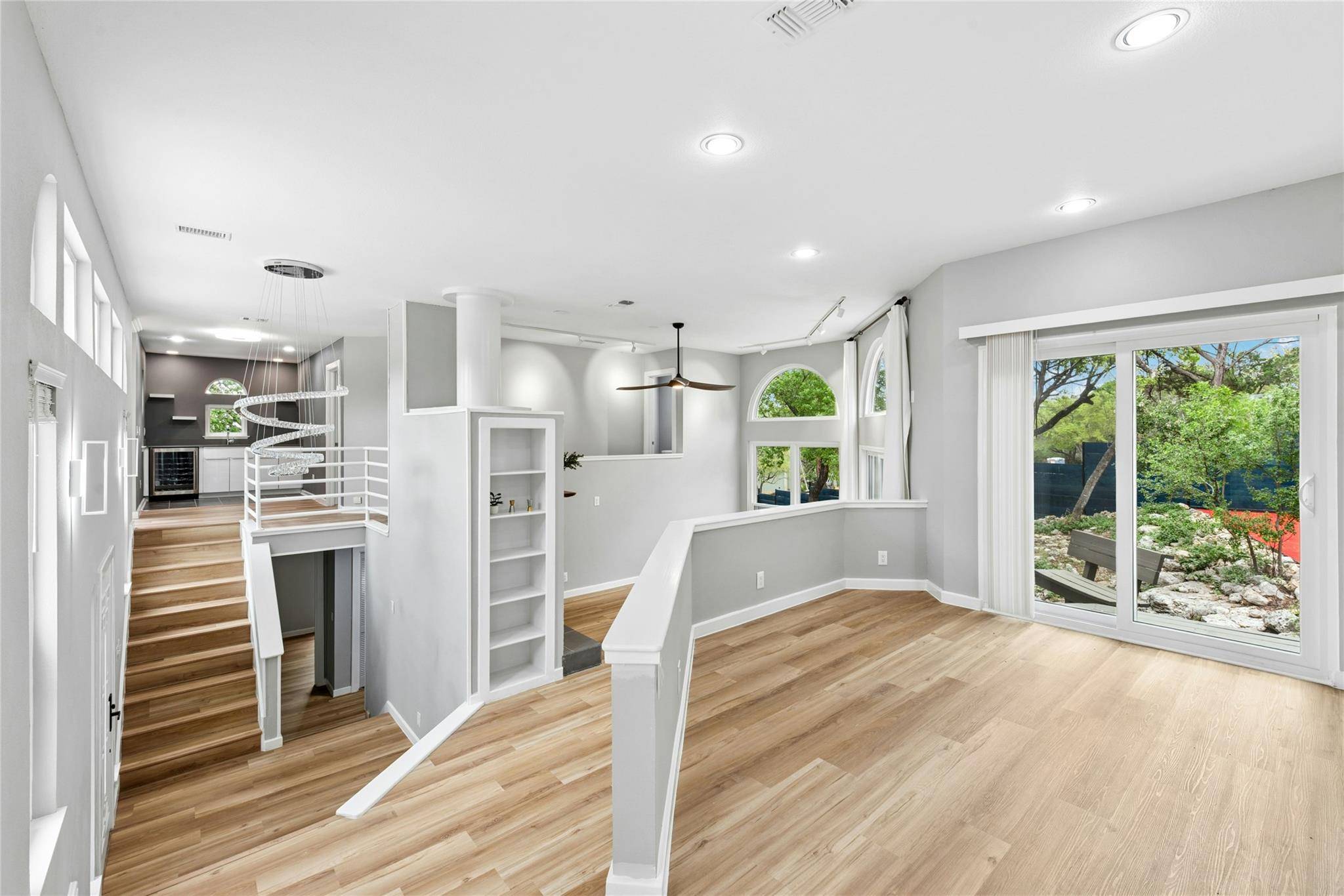 304 Palos Verdes DR, Lakeway, TX 78734