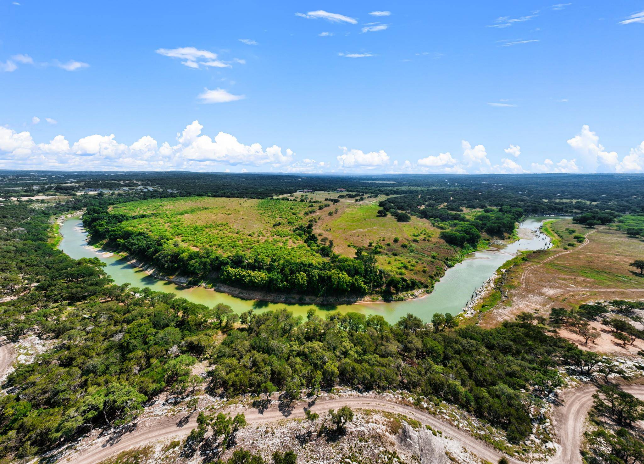 1962 Paradise PKWY, Canyon Lake, TX 78133