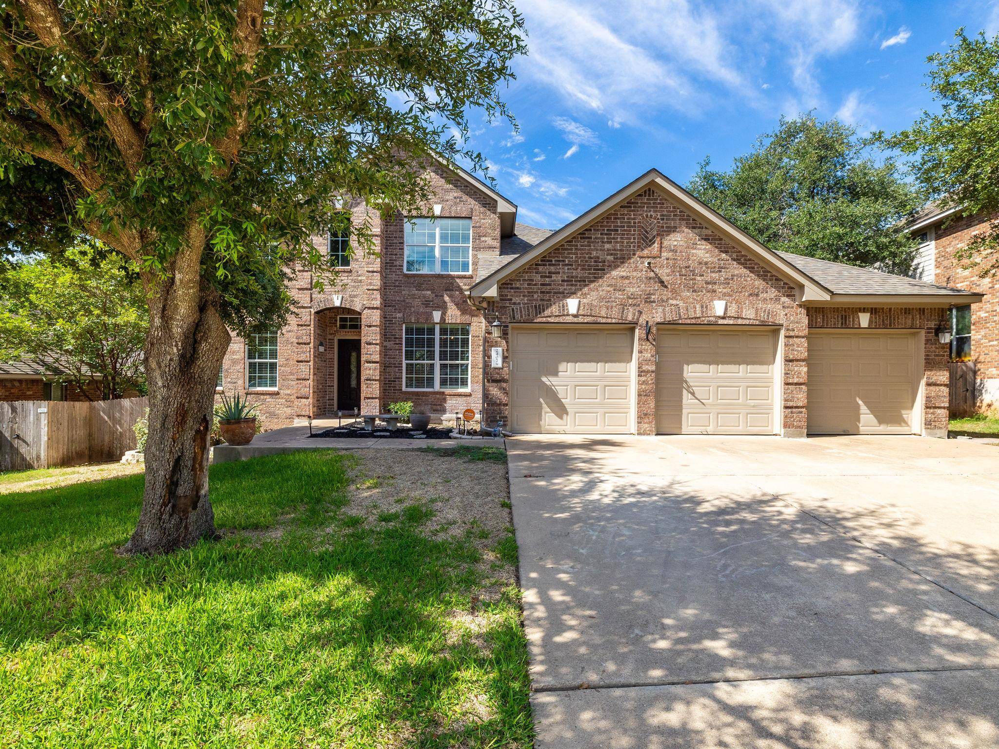 2407 Silver Spur LN, Leander, TX 78641