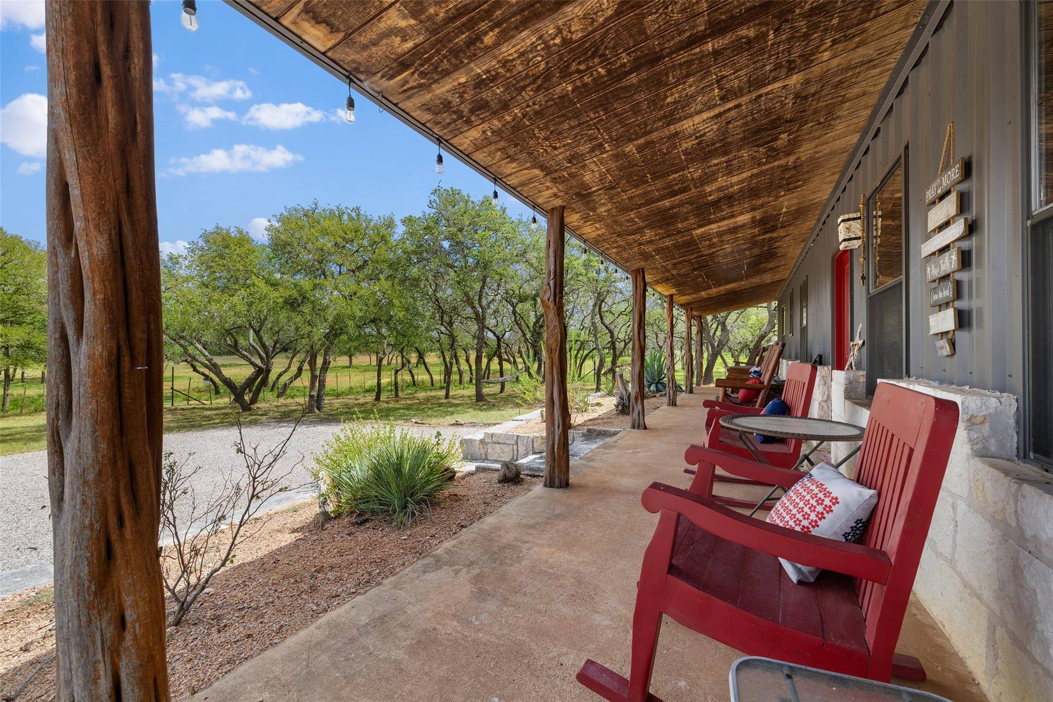 2631 N US 281 HWY, Johnson City, TX 78636