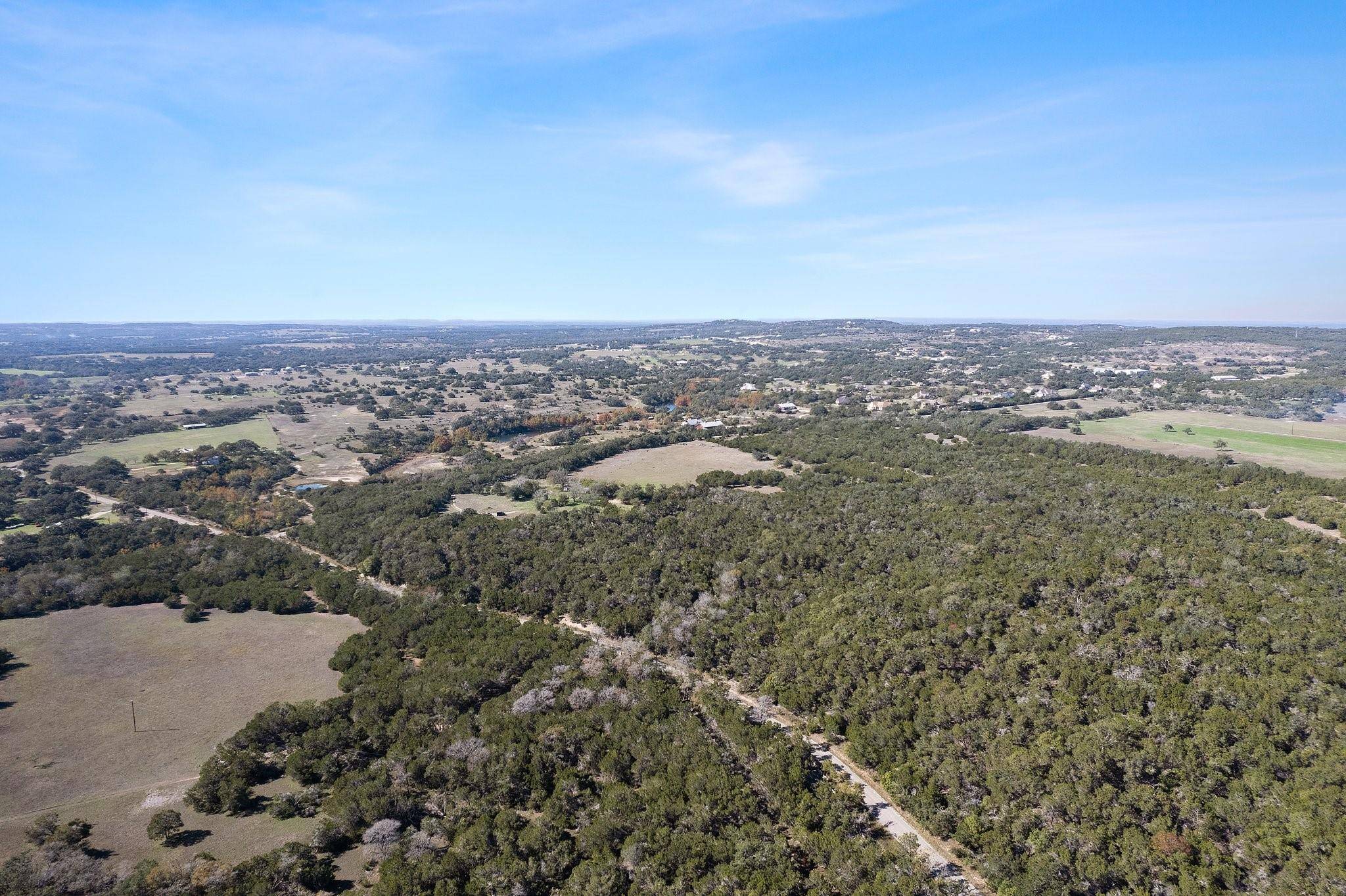815 Holder LN, Dripping Springs, TX 78620