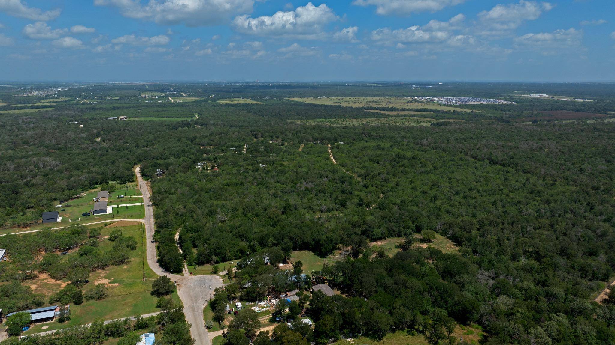 326 The Forest RD, Dale, TX 78616