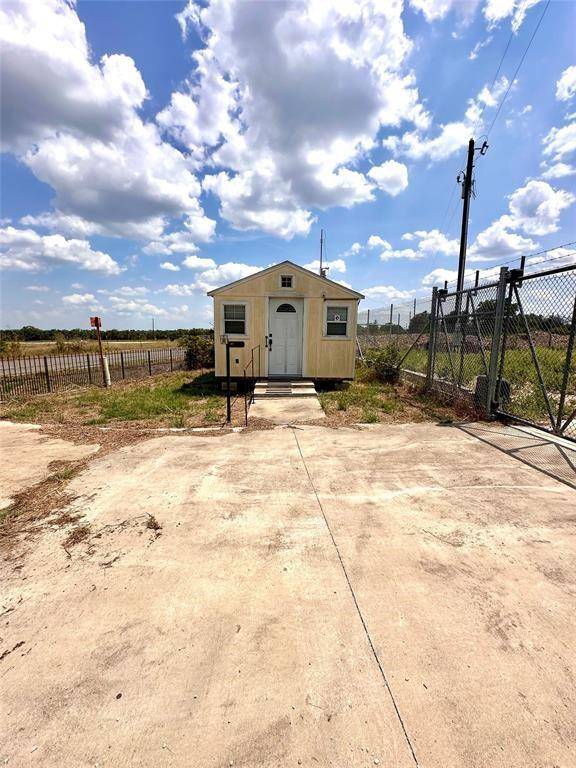 6985 County Road 200 RD, Liberty Hill, TX 78642