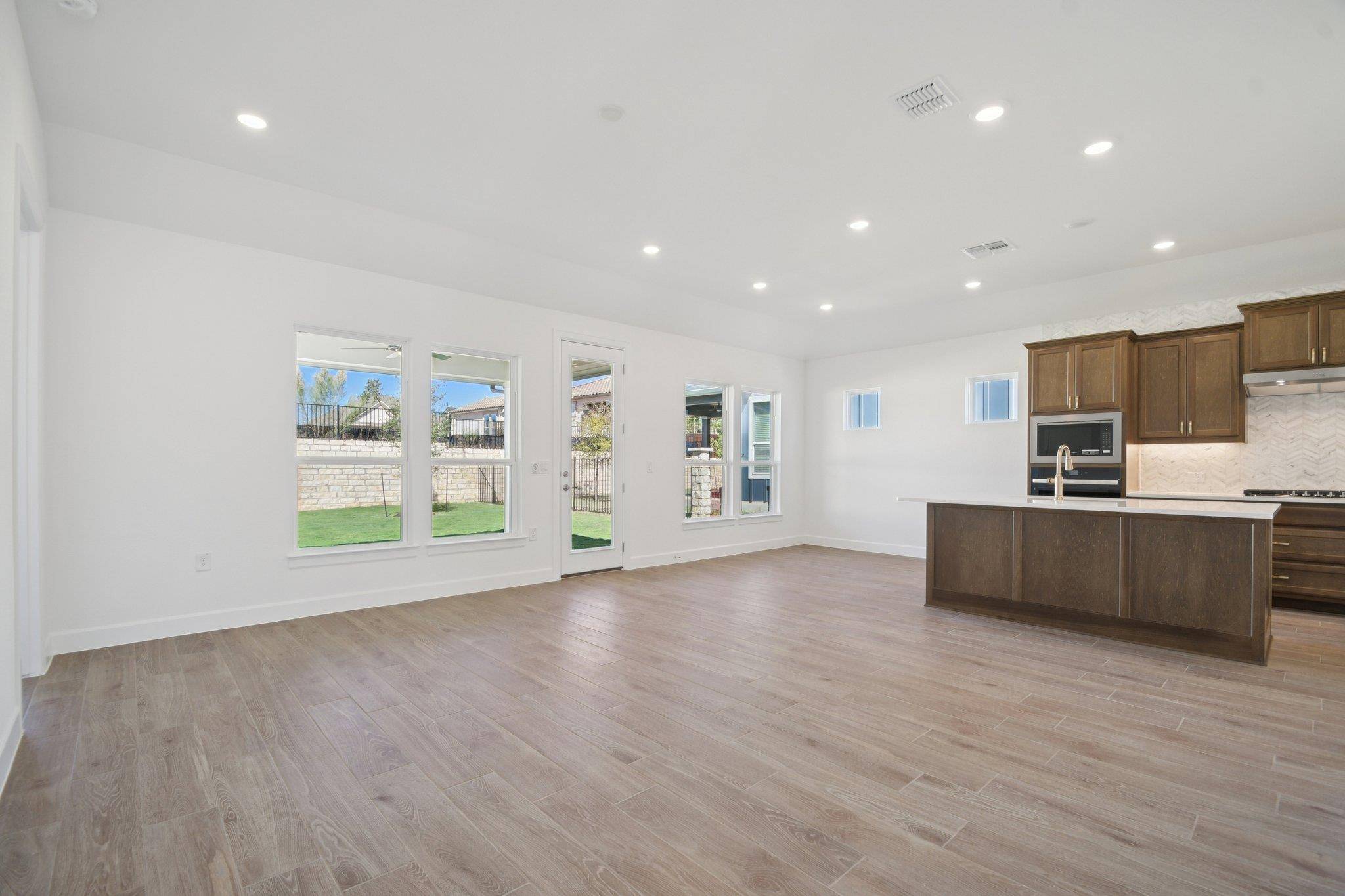 1528 Dancing Oak LN, San Marcos, TX 78666