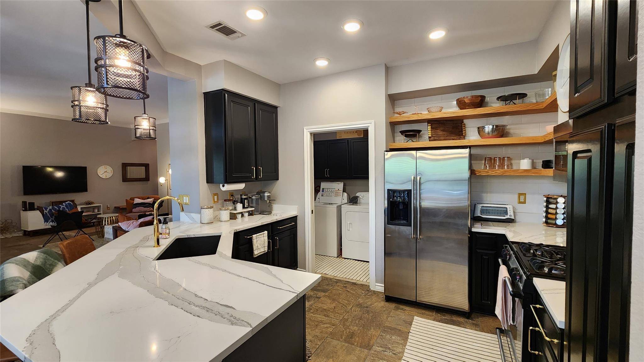 300 San Gabriel Village BLVD #411, Georgetown, TX 78626