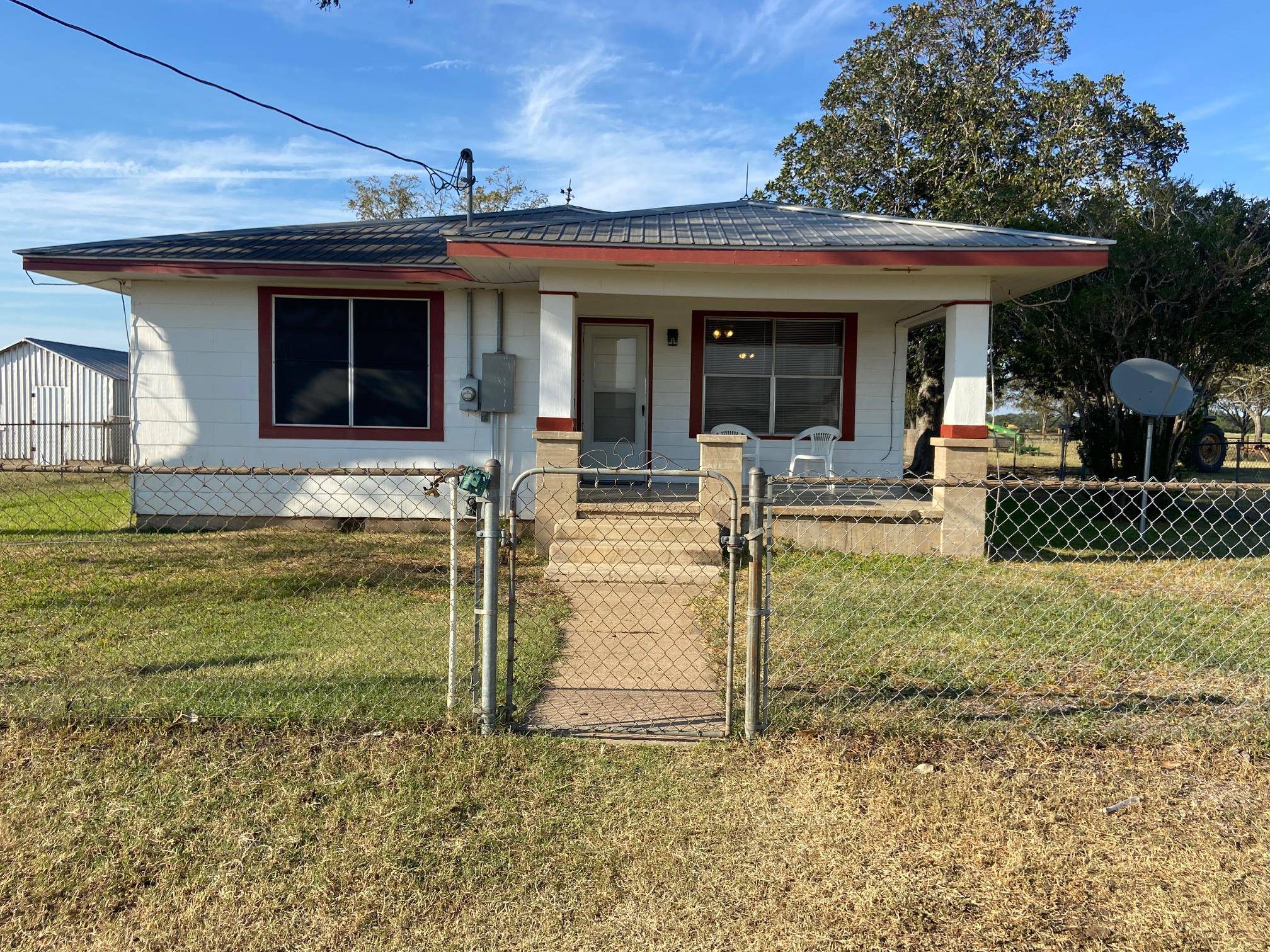 500 Greasy BND, Smithville, TX 78957