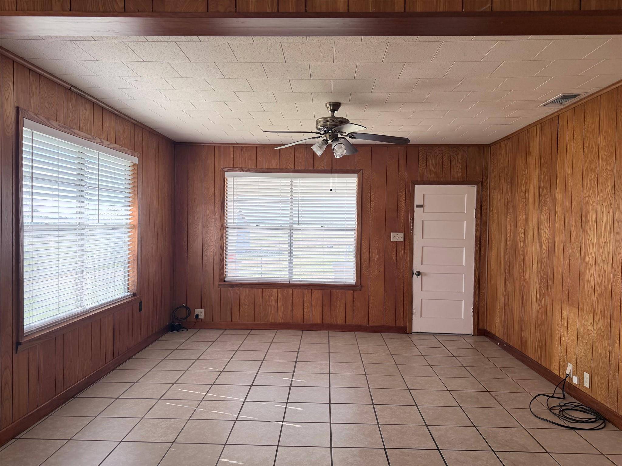 500 Greasy BND, Smithville, TX 78957