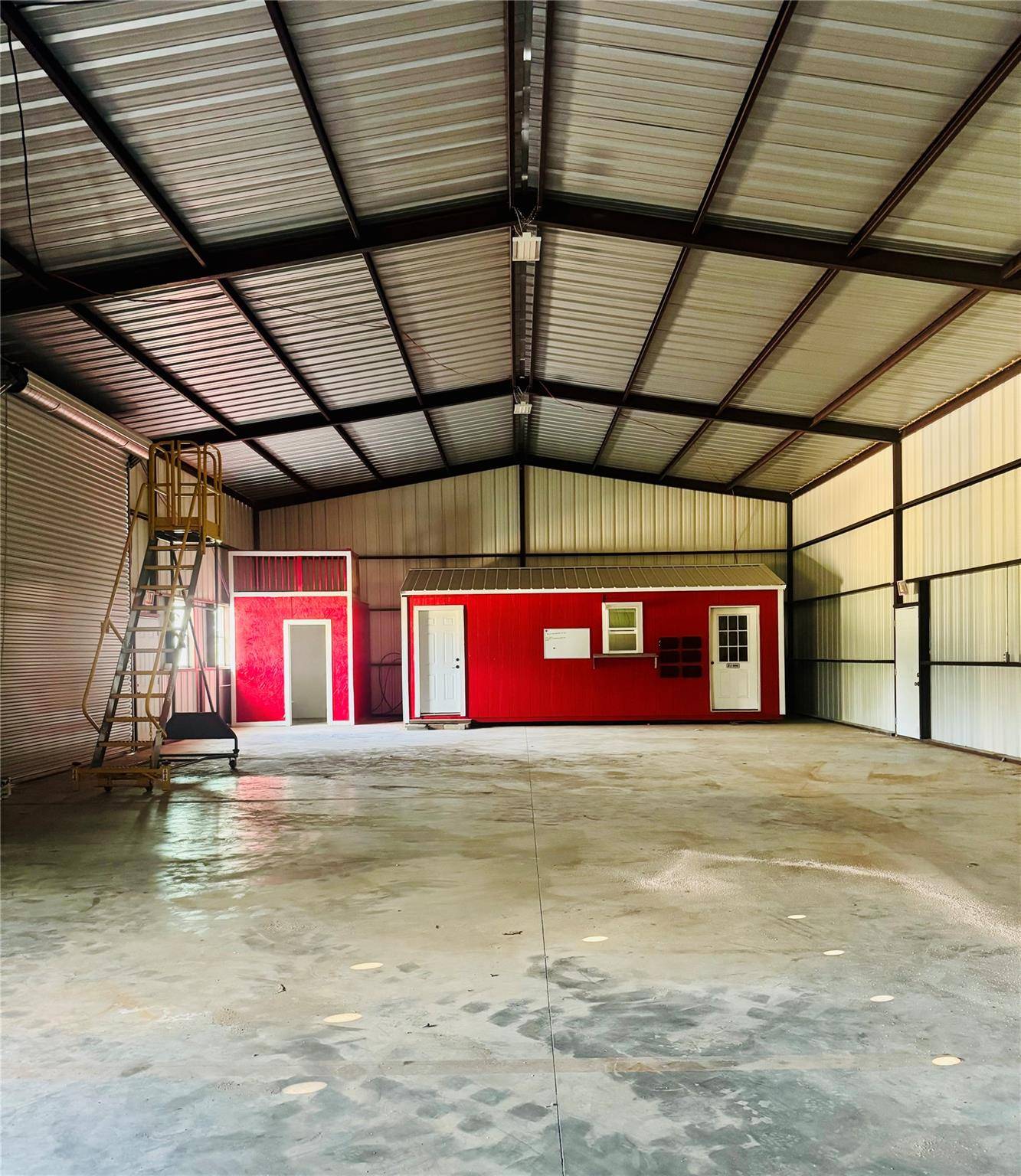 12500 S US Hwy 183 #F, Luling, TX 78648