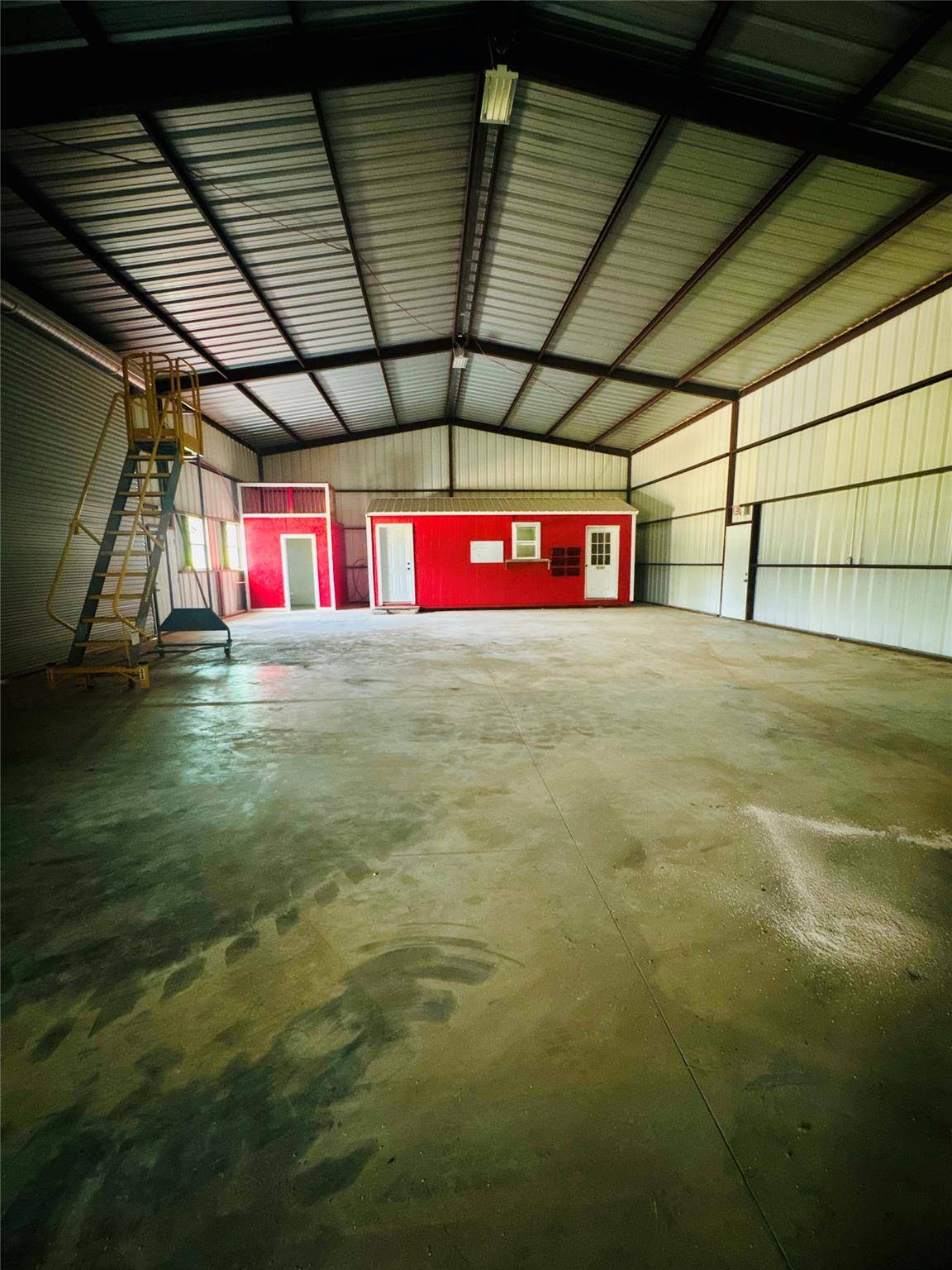 12500 S US Hwy 183 #F, Luling, TX 78648