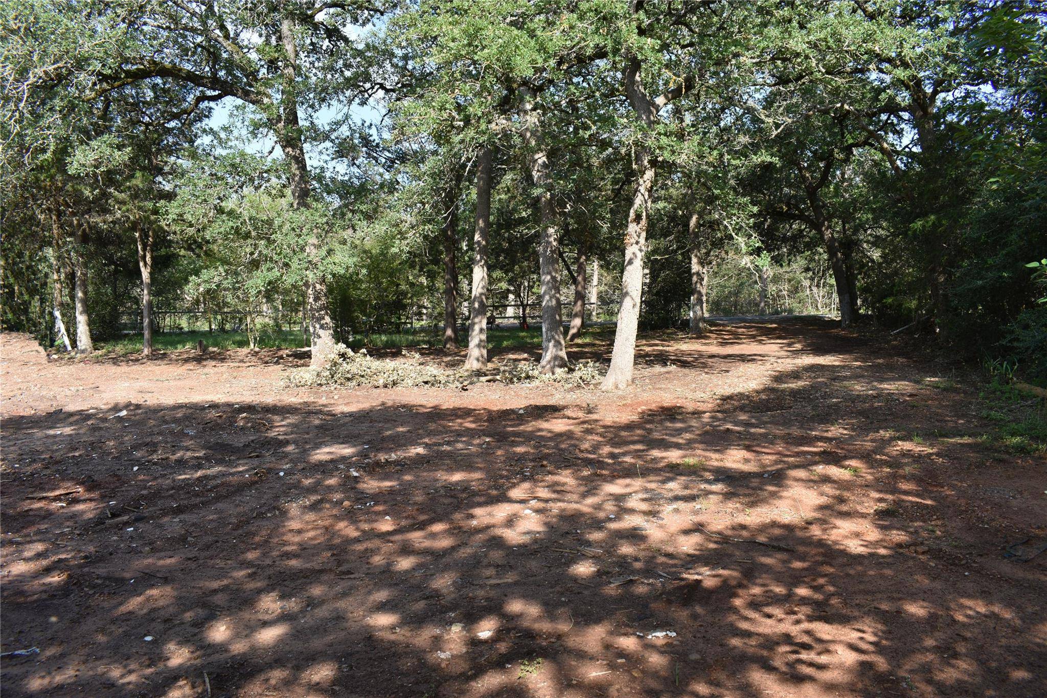 276 Arrowhead DR, Smithville, TX 78957