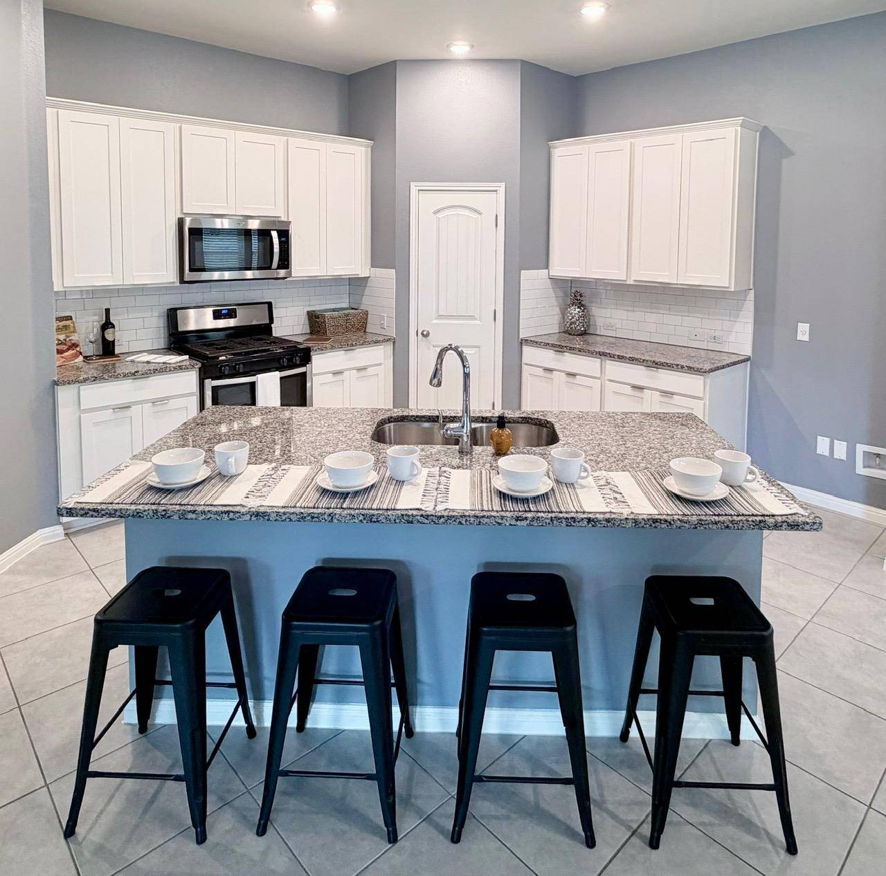 1005 Sundrops ST, Leander, TX 78641