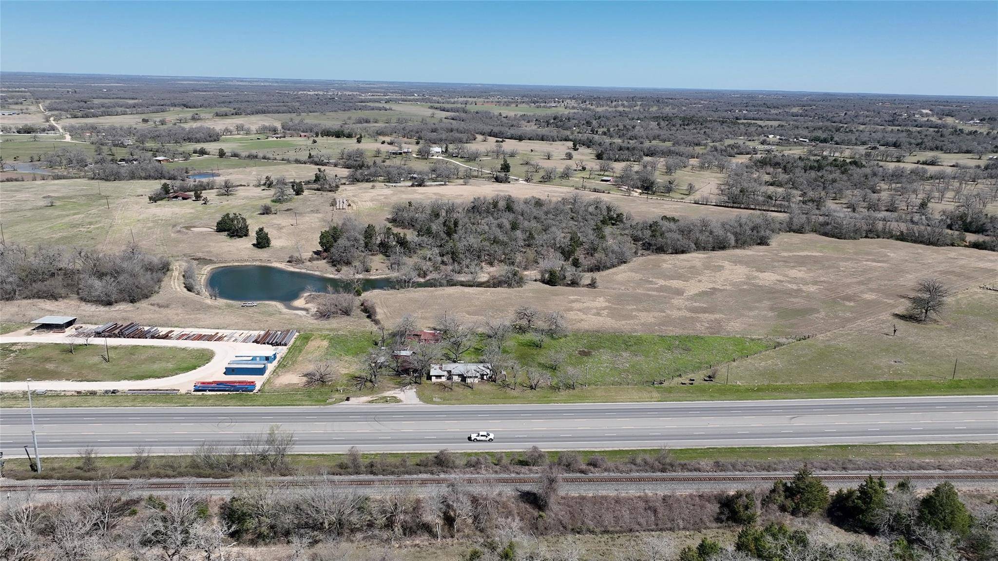 1918 W Us Highway 79, Rockdale, TX 76567