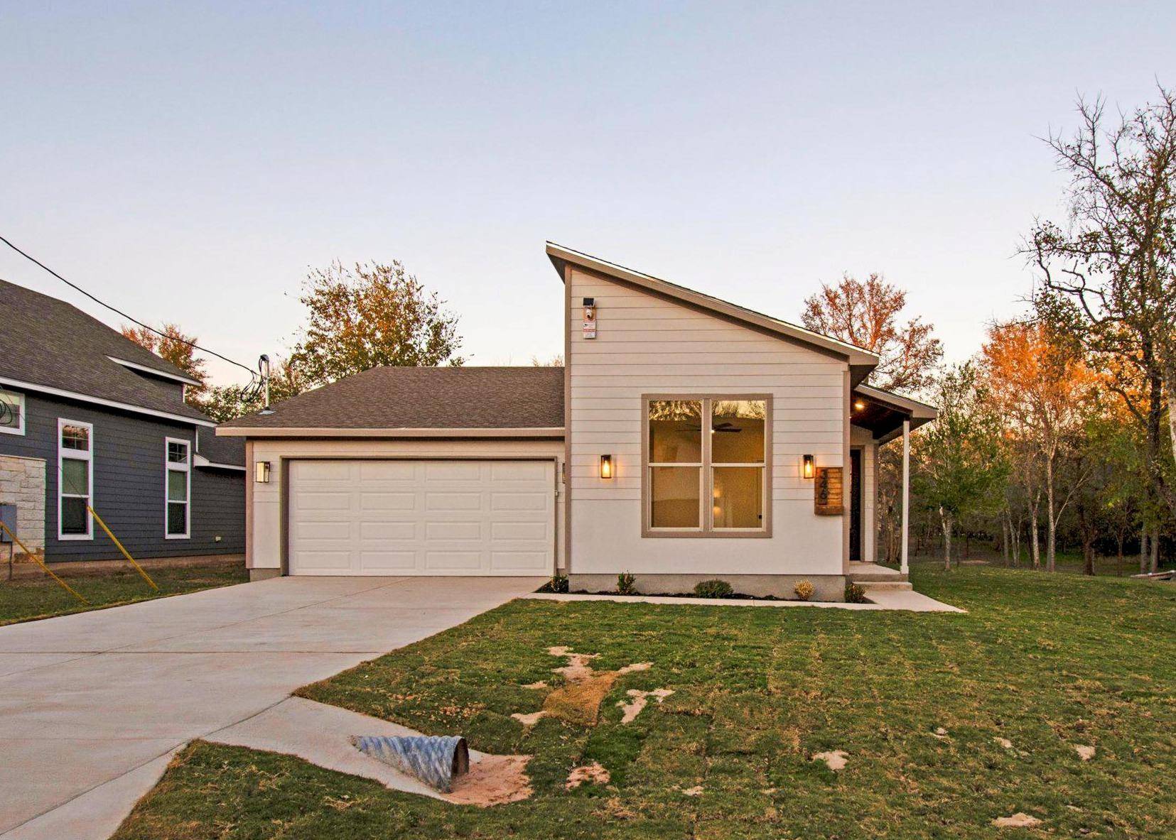 346 Nene LN, Bastrop, TX 78602