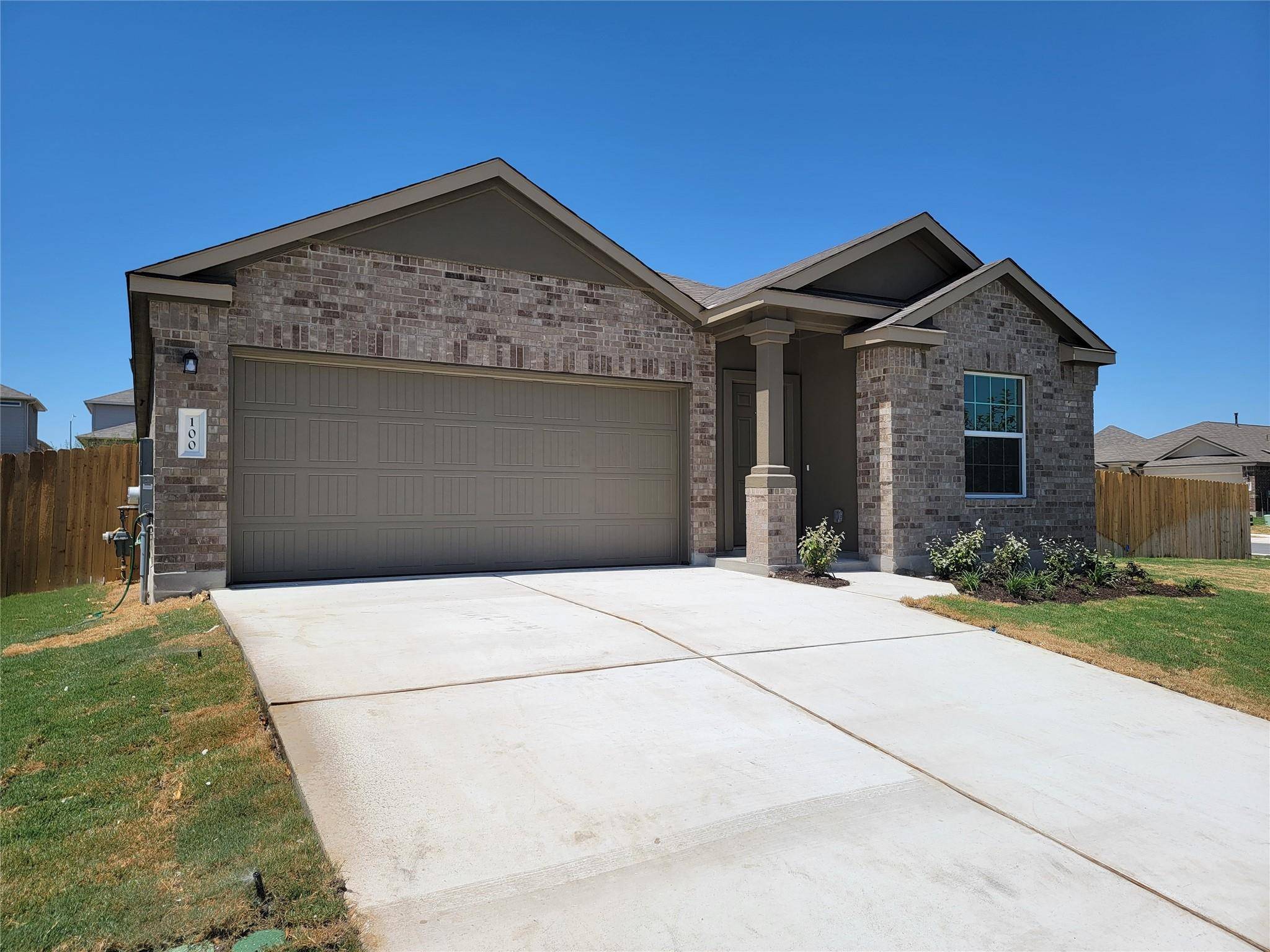100 Montego ST, Hutto, TX 78634