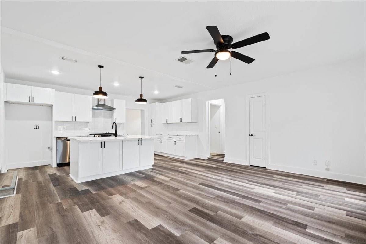 2006 De Verne ST, Austin, TX 78704