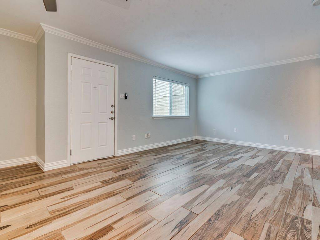 2124 Burton DR #150, Austin, TX 78741